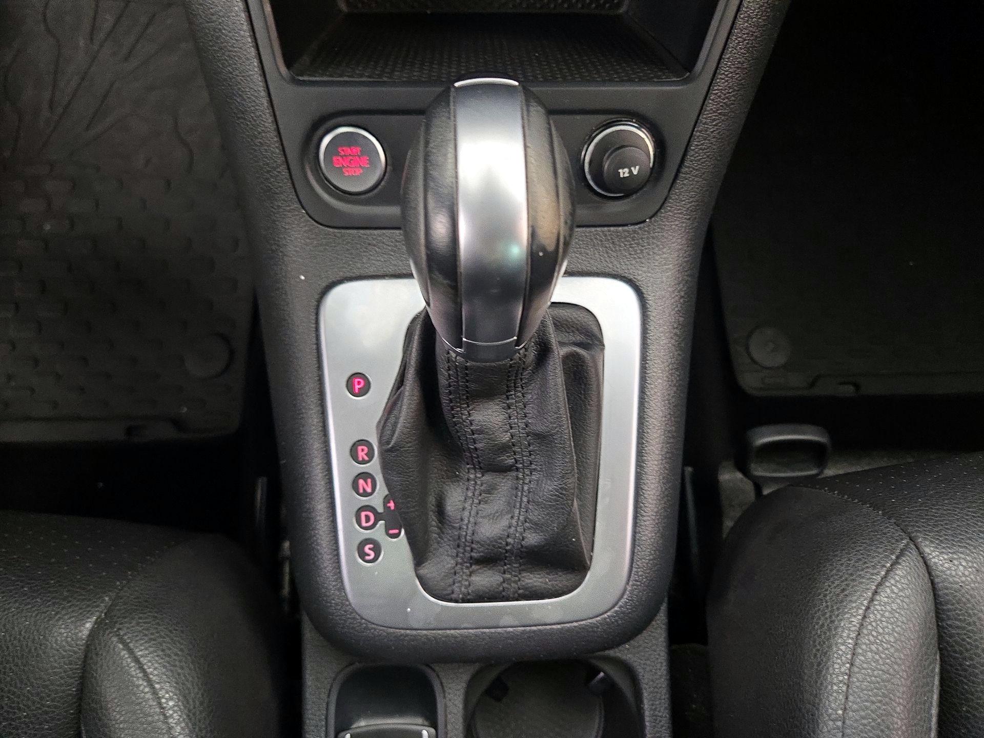 Thumbnail: 2016 Volkswagen Tiguan - 18