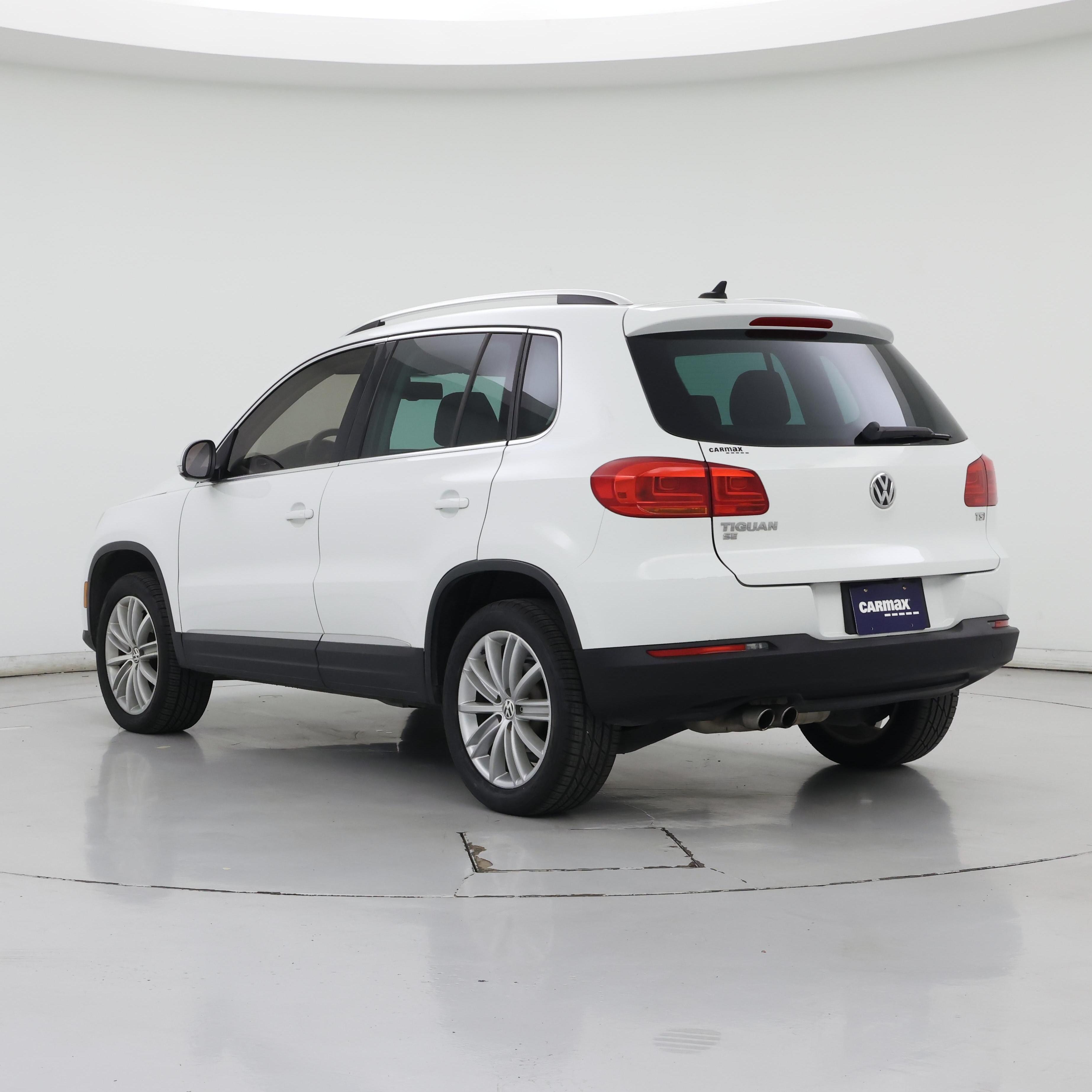 Thumbnail: 2016 Volkswagen Tiguan - 2