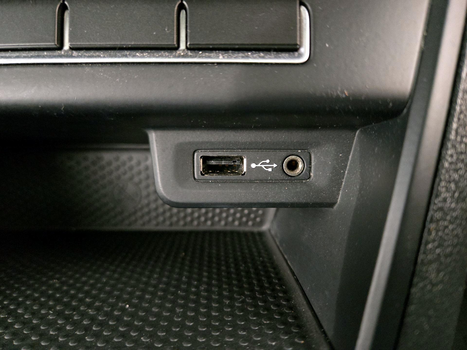 Thumbnail: 2016 Volkswagen Tiguan - 19