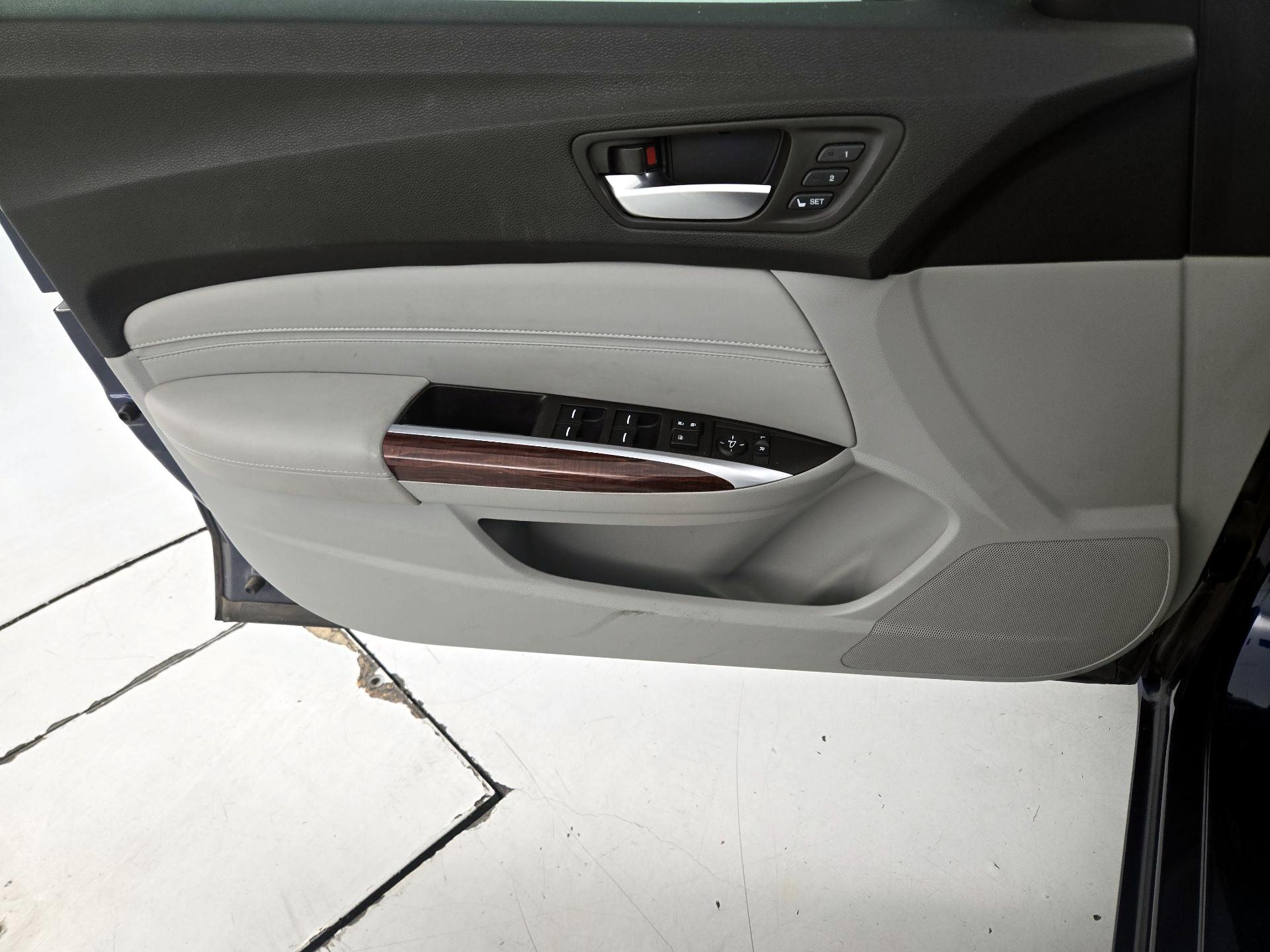 Thumbnail: 2015 Acura TLX - 12