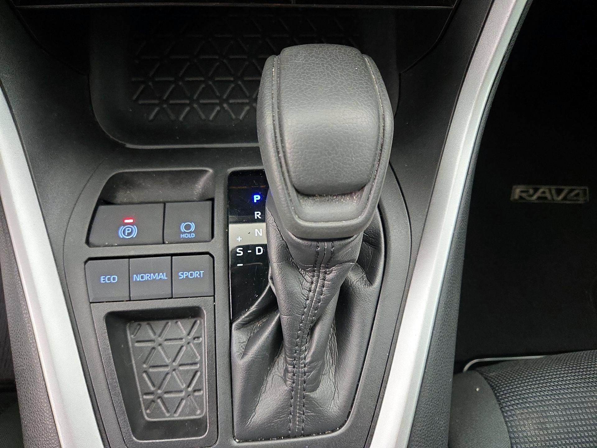 Thumbnail: 2019 Toyota RAV4 - 17