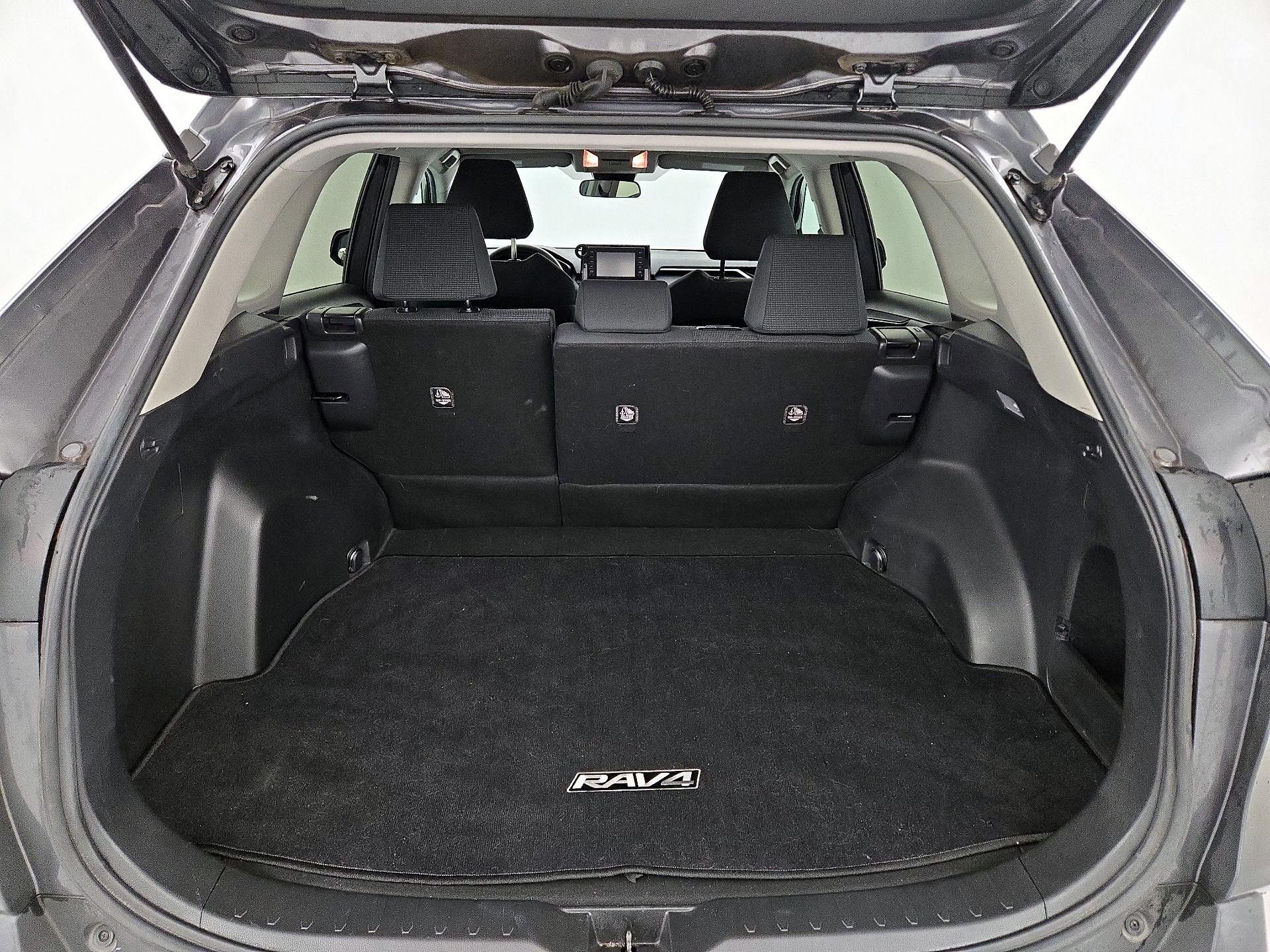 Thumbnail: 2019 Toyota RAV4 - 20