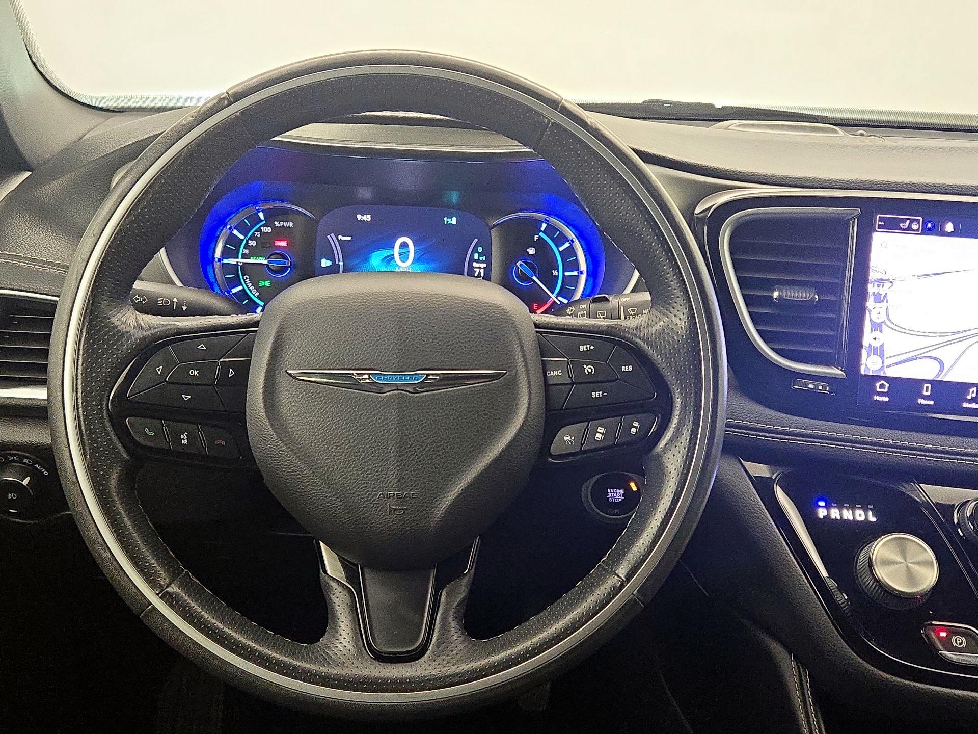 Thumbnail: 2021 Chrysler Pacifica - 10