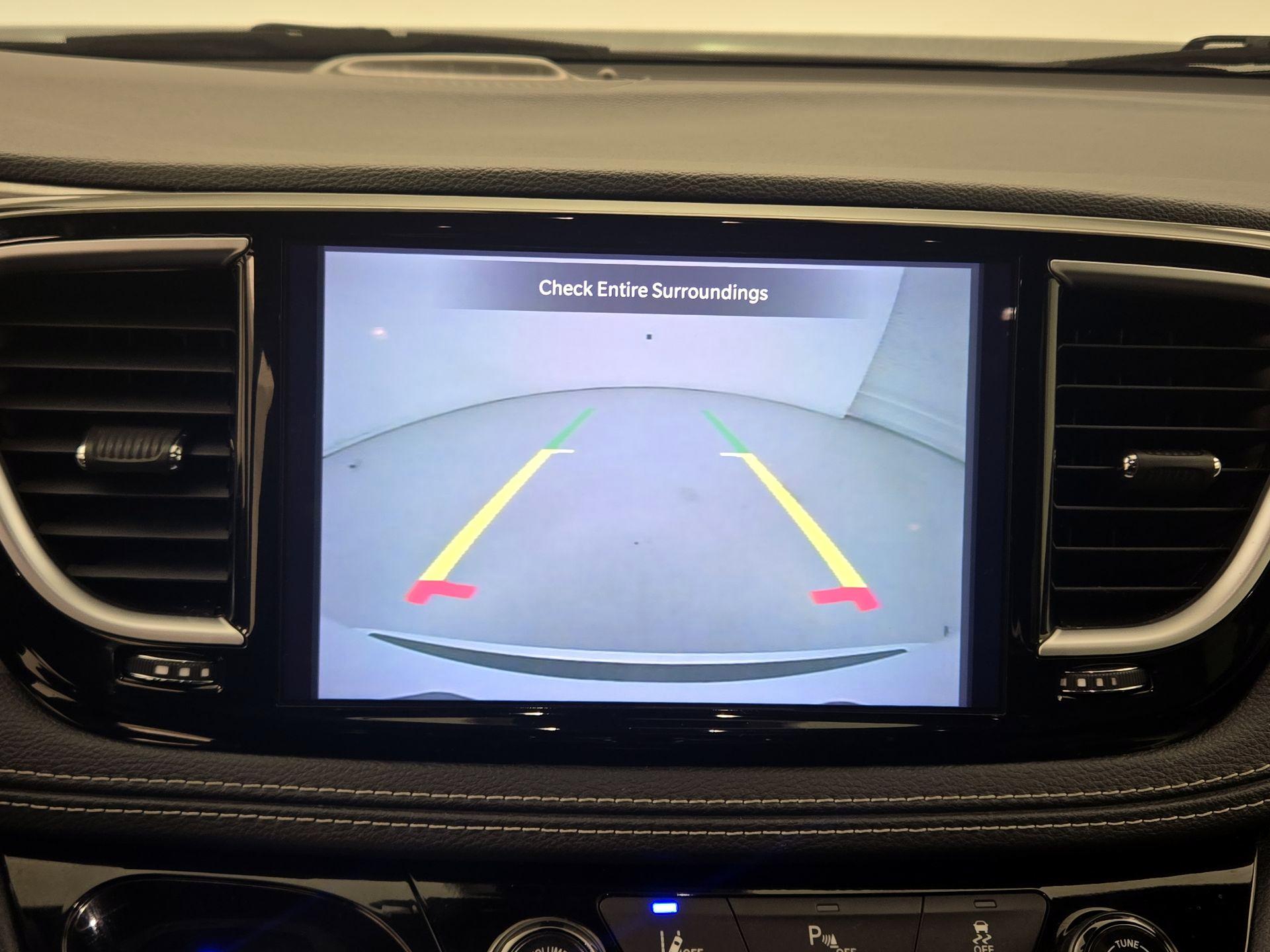 Thumbnail: 2021 Chrysler Pacifica - 15