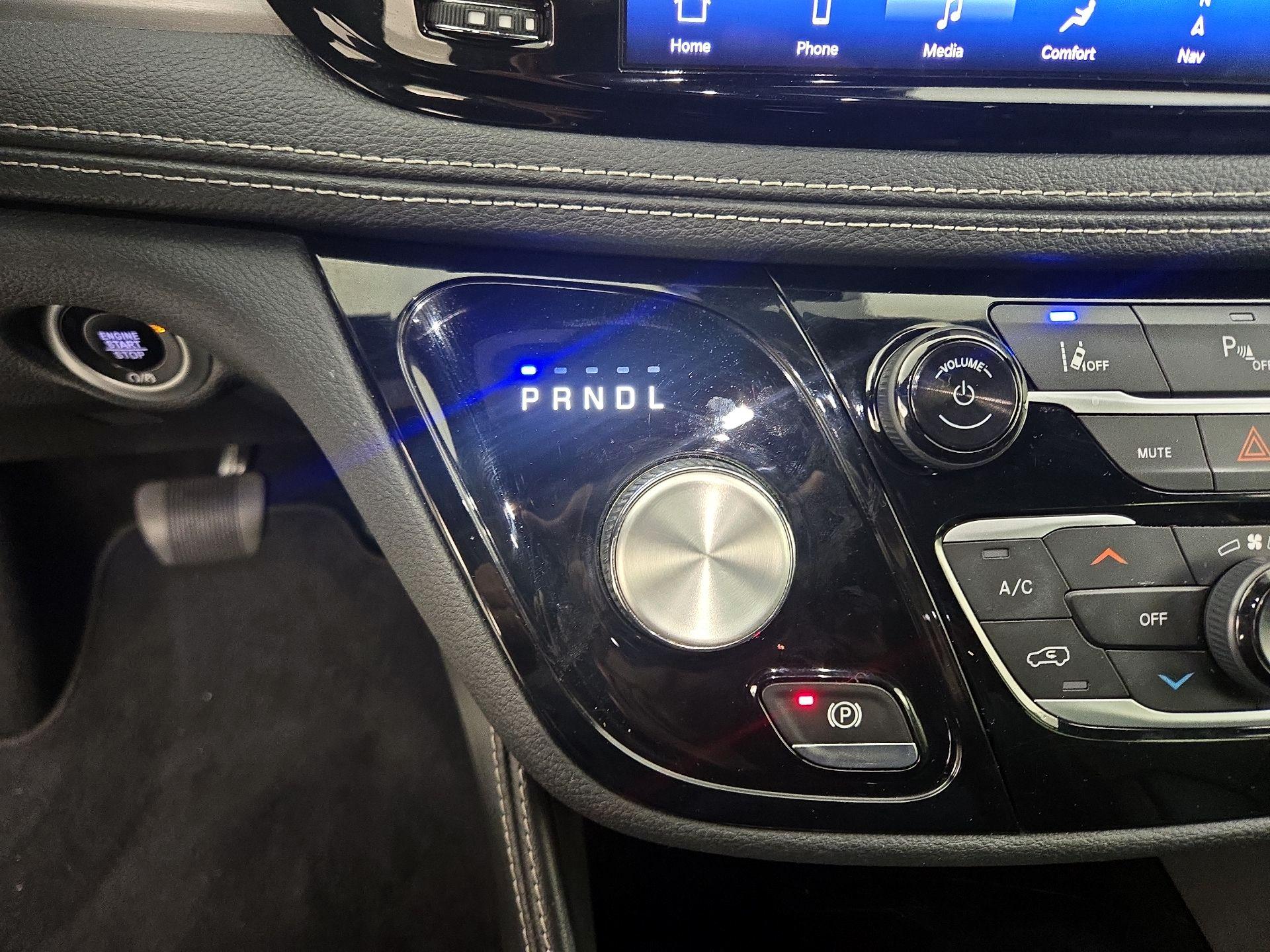 Thumbnail: 2021 Chrysler Pacifica - 18