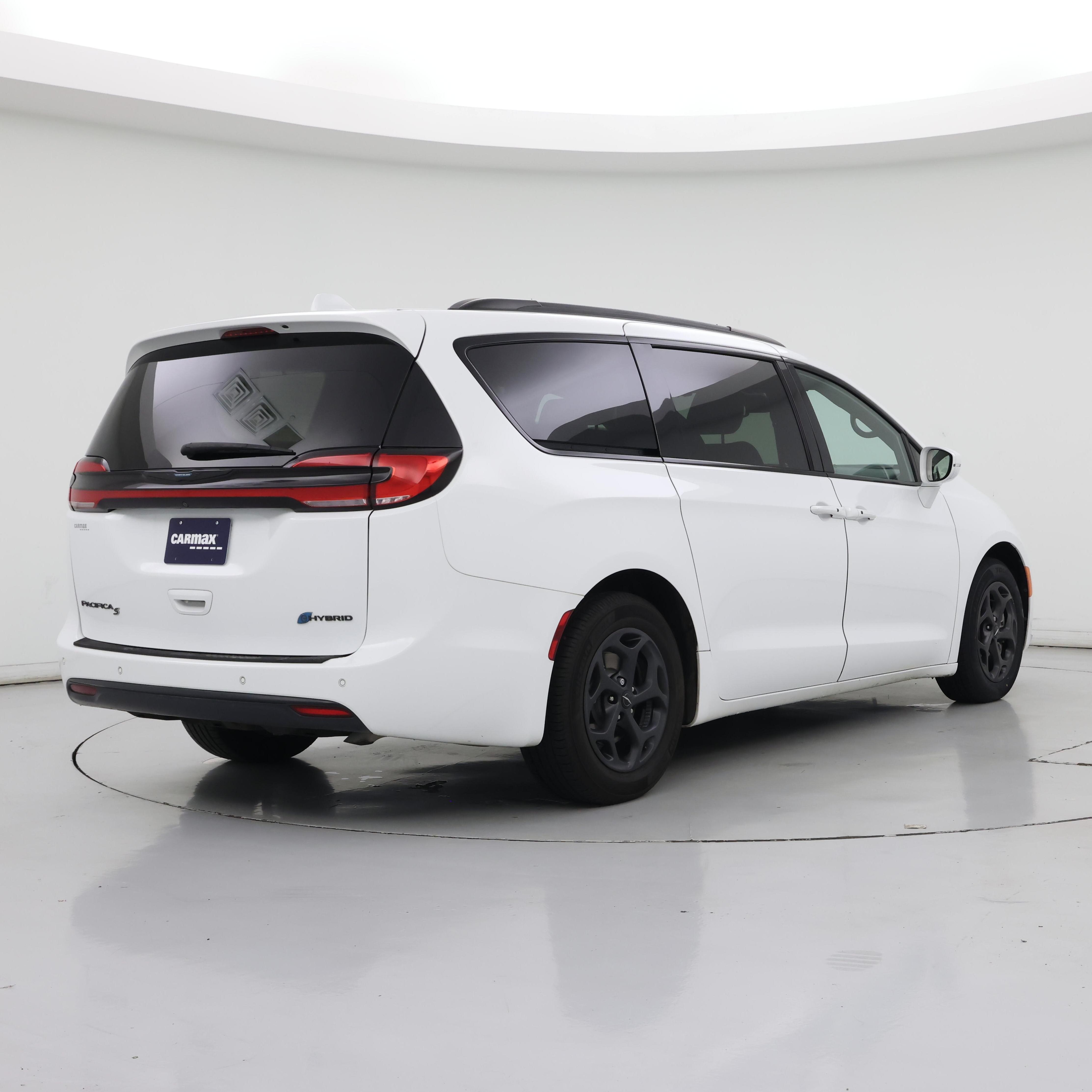 Thumbnail: 2021 Chrysler Pacifica - 8