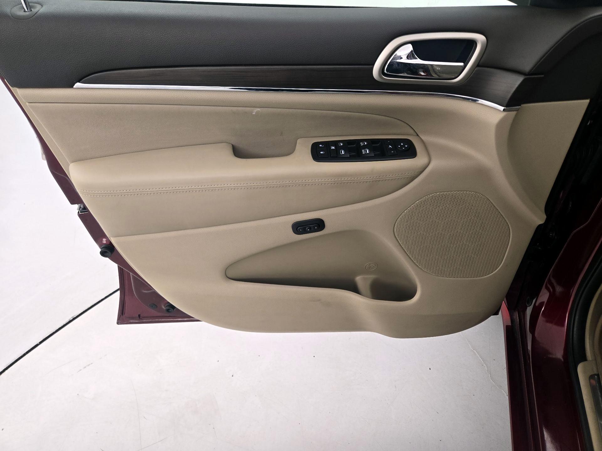 Thumbnail: 2017 Jeep Grand Cherokee - 12