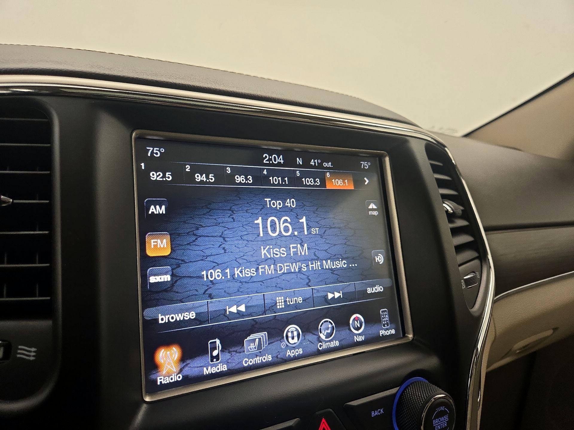 Thumbnail: 2017 Jeep Grand Cherokee - 16