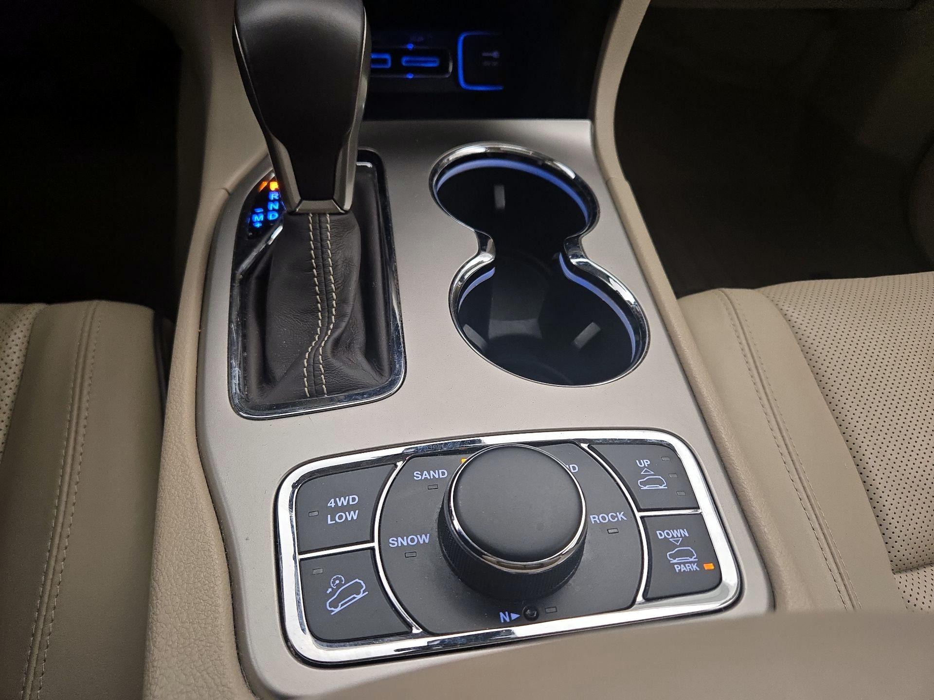 Thumbnail: 2017 Jeep Grand Cherokee - 18