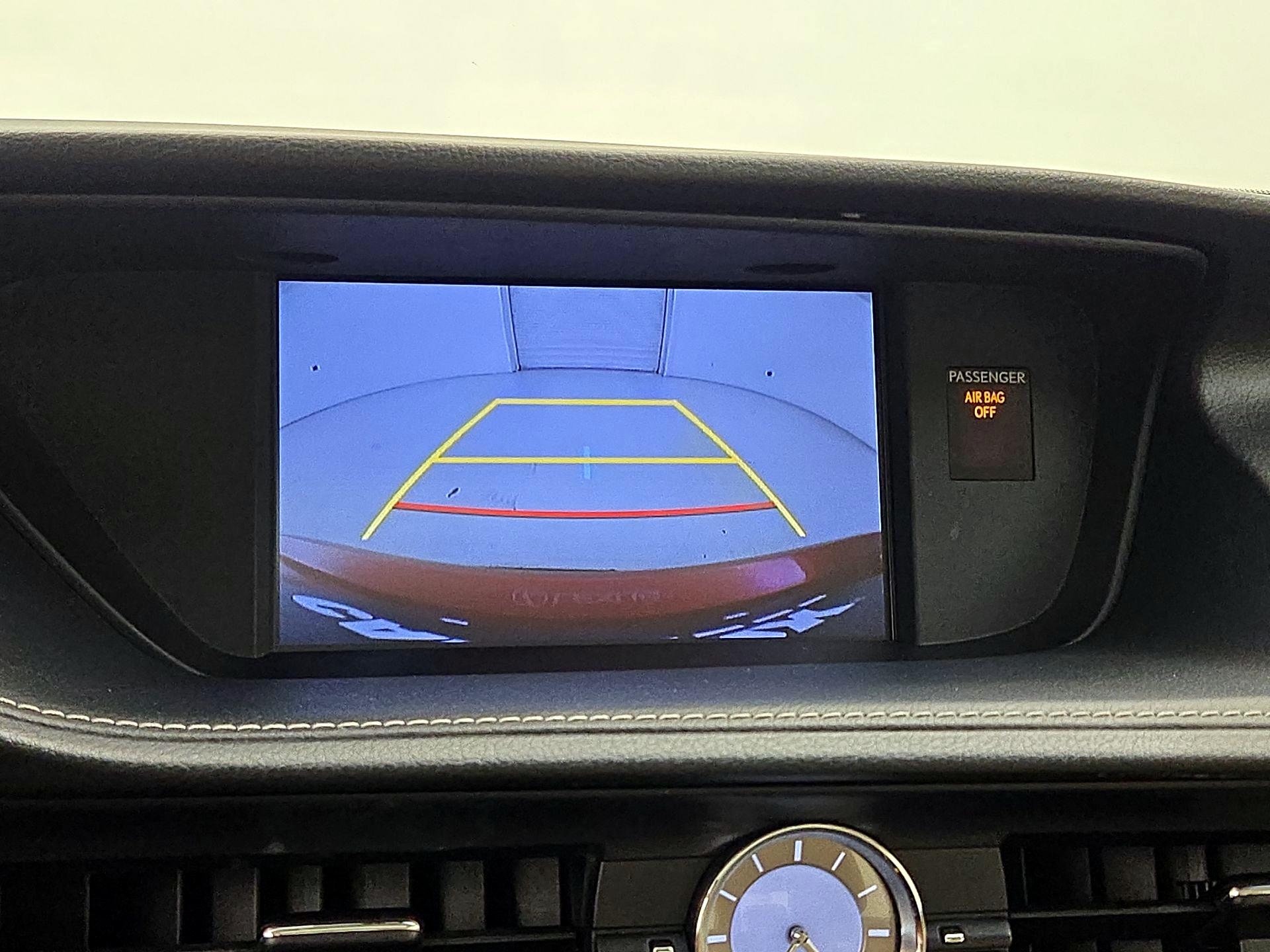 Thumbnail: 2015 Lexus ES - 14