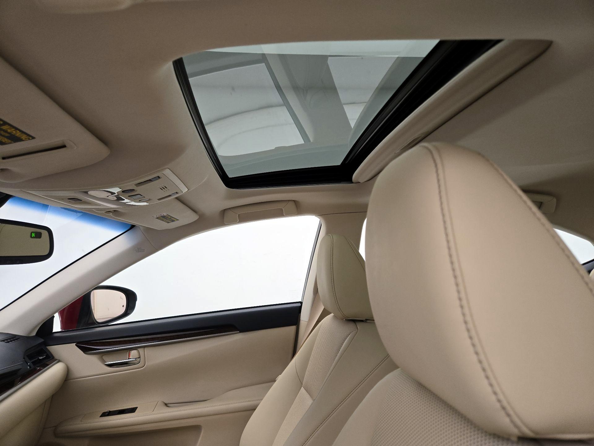 Thumbnail: 2015 Lexus ES - 18