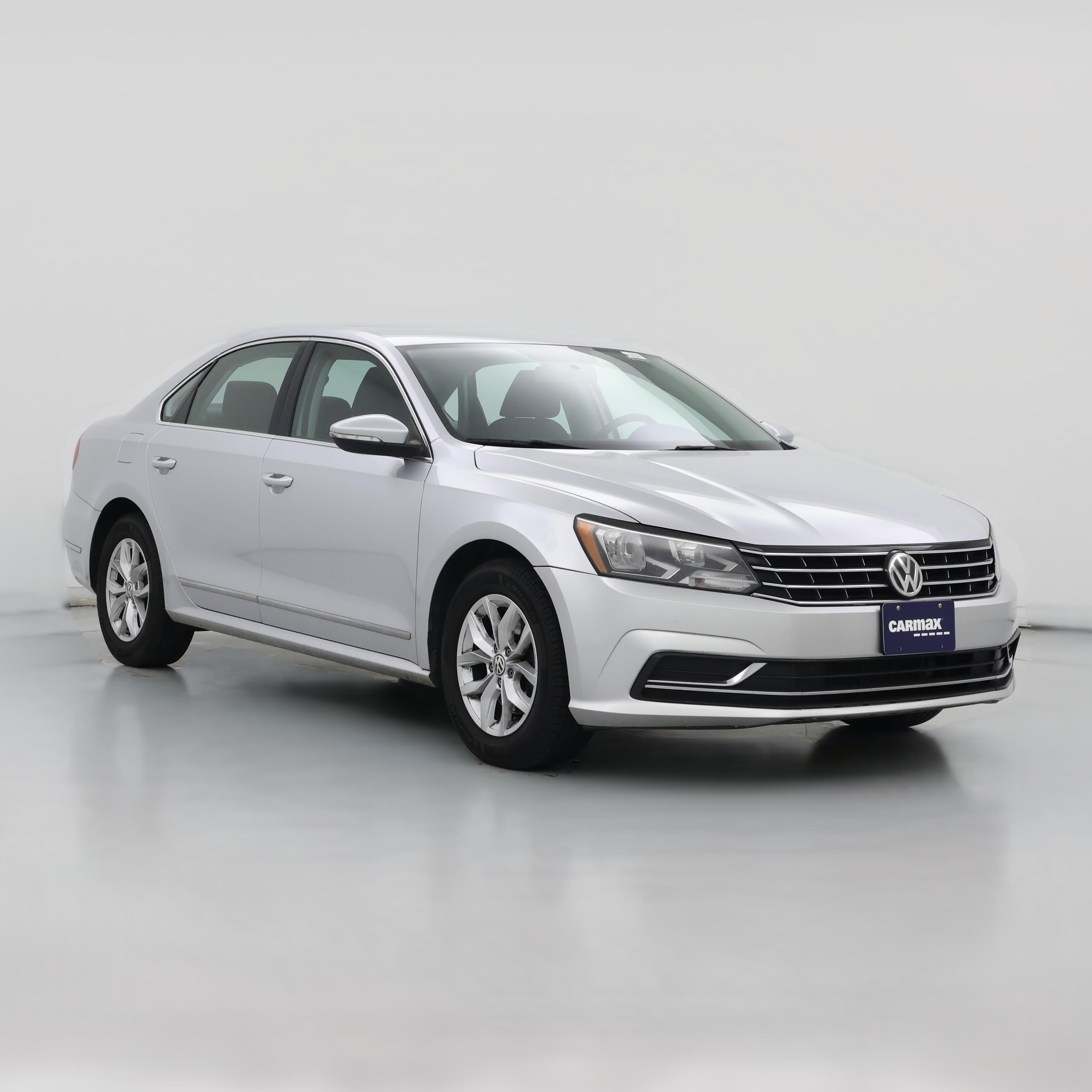 Thumbnail: 2017 Volkswagen Passat - 1