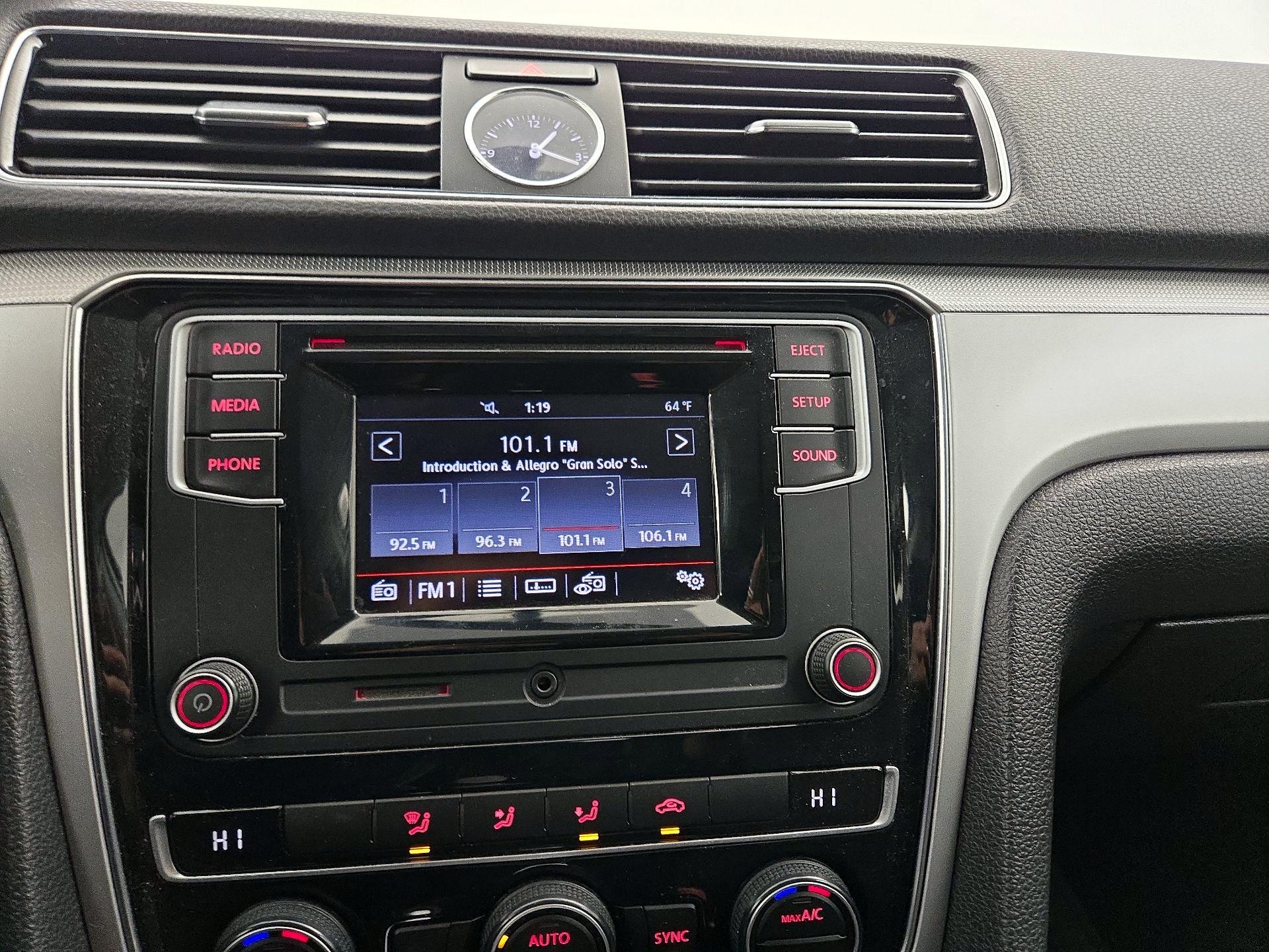 Thumbnail: 2017 Volkswagen Passat - 15