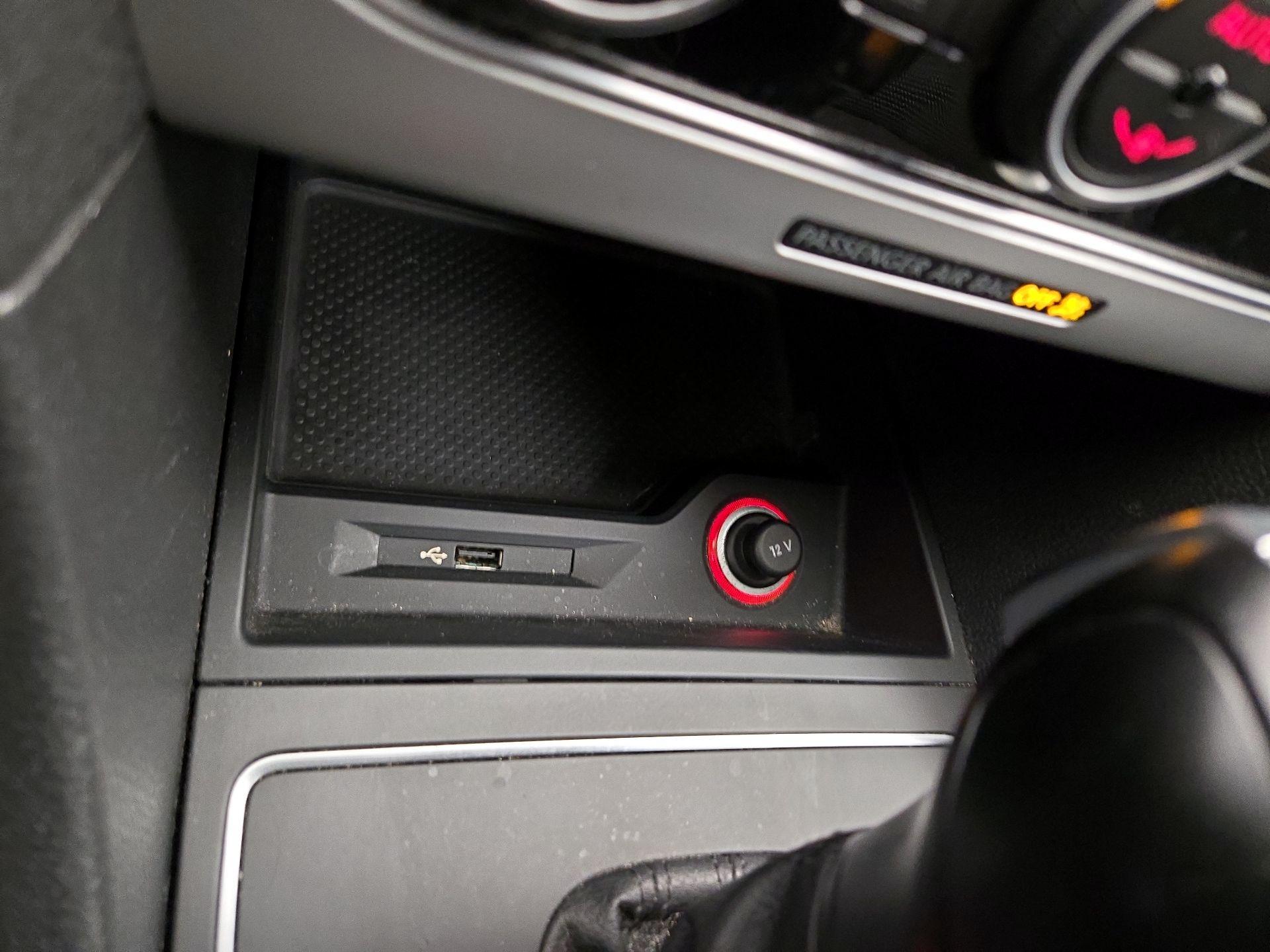 Thumbnail: 2017 Volkswagen Passat - 18