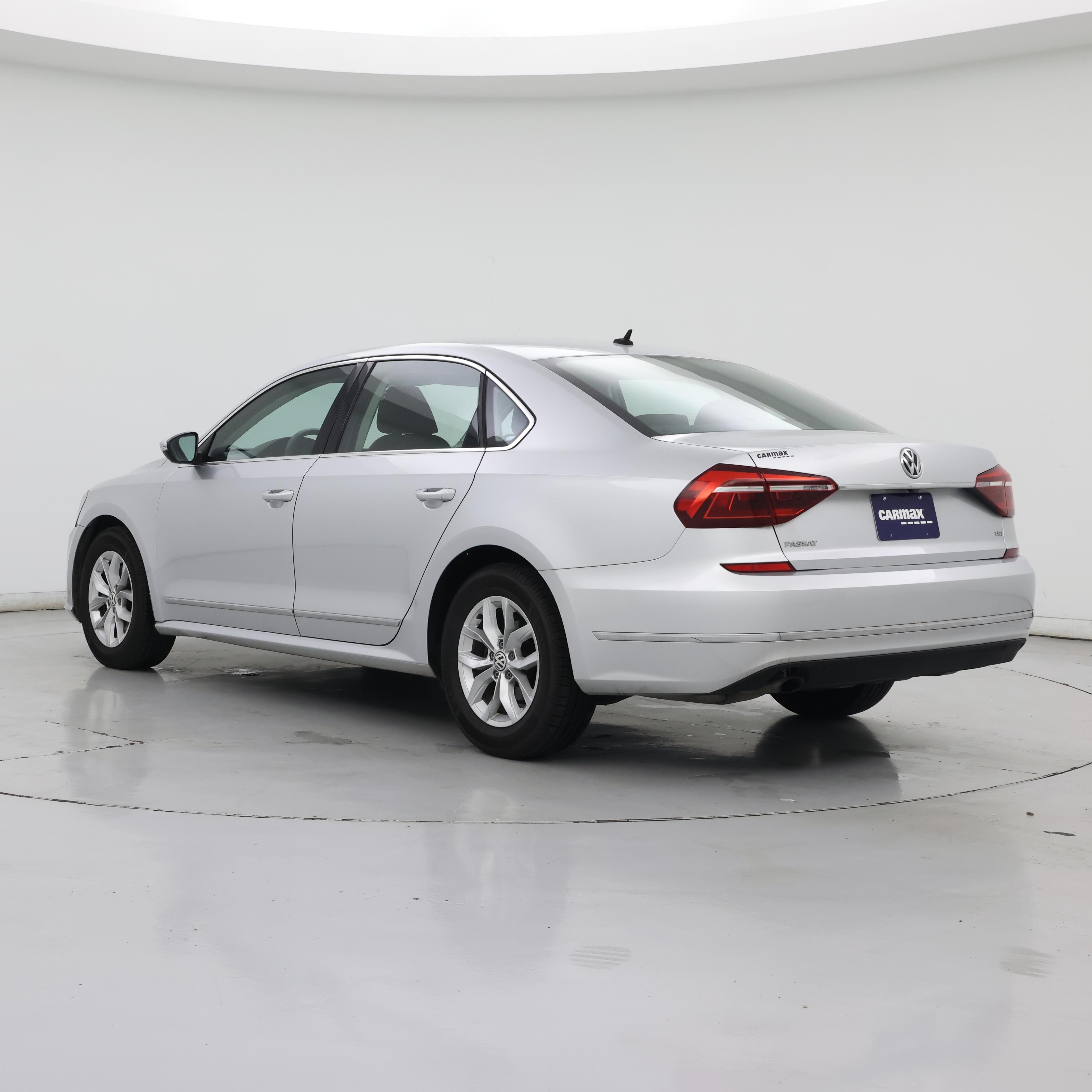 Thumbnail: 2017 Volkswagen Passat - 2