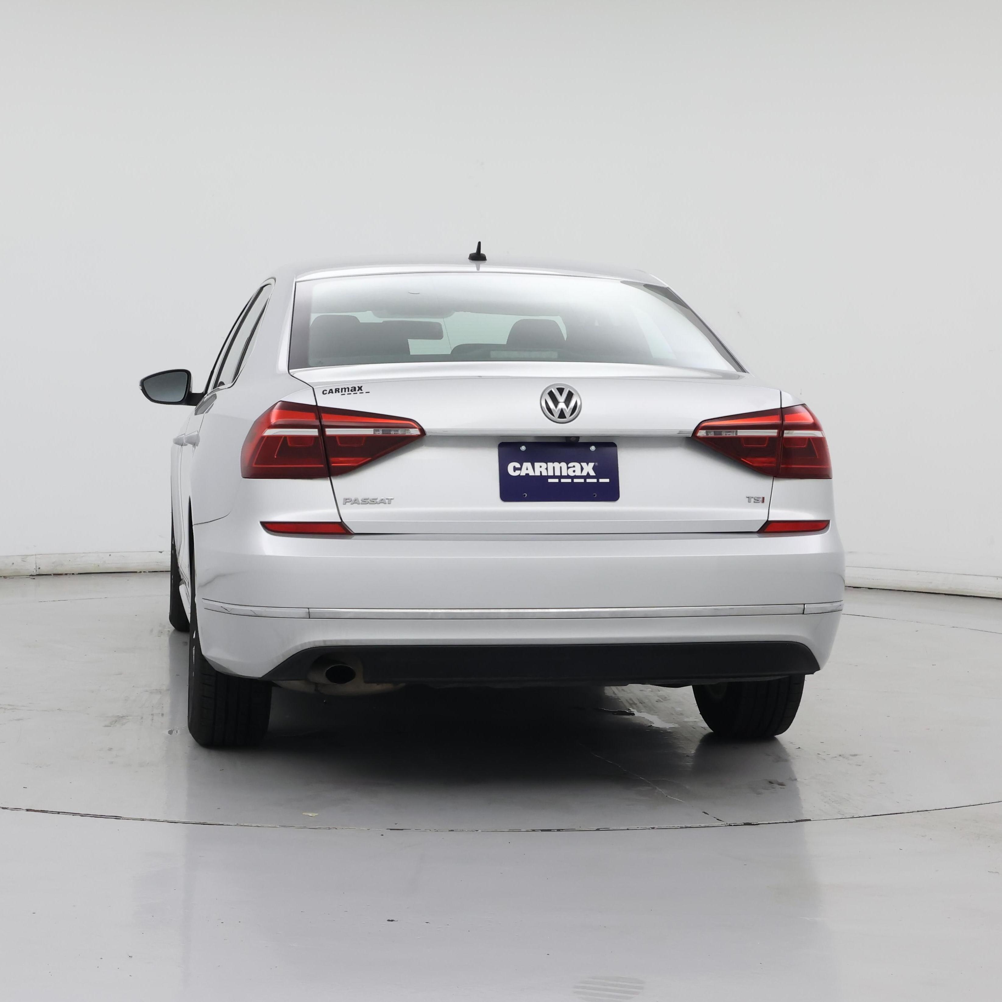 Thumbnail: 2017 Volkswagen Passat - 6