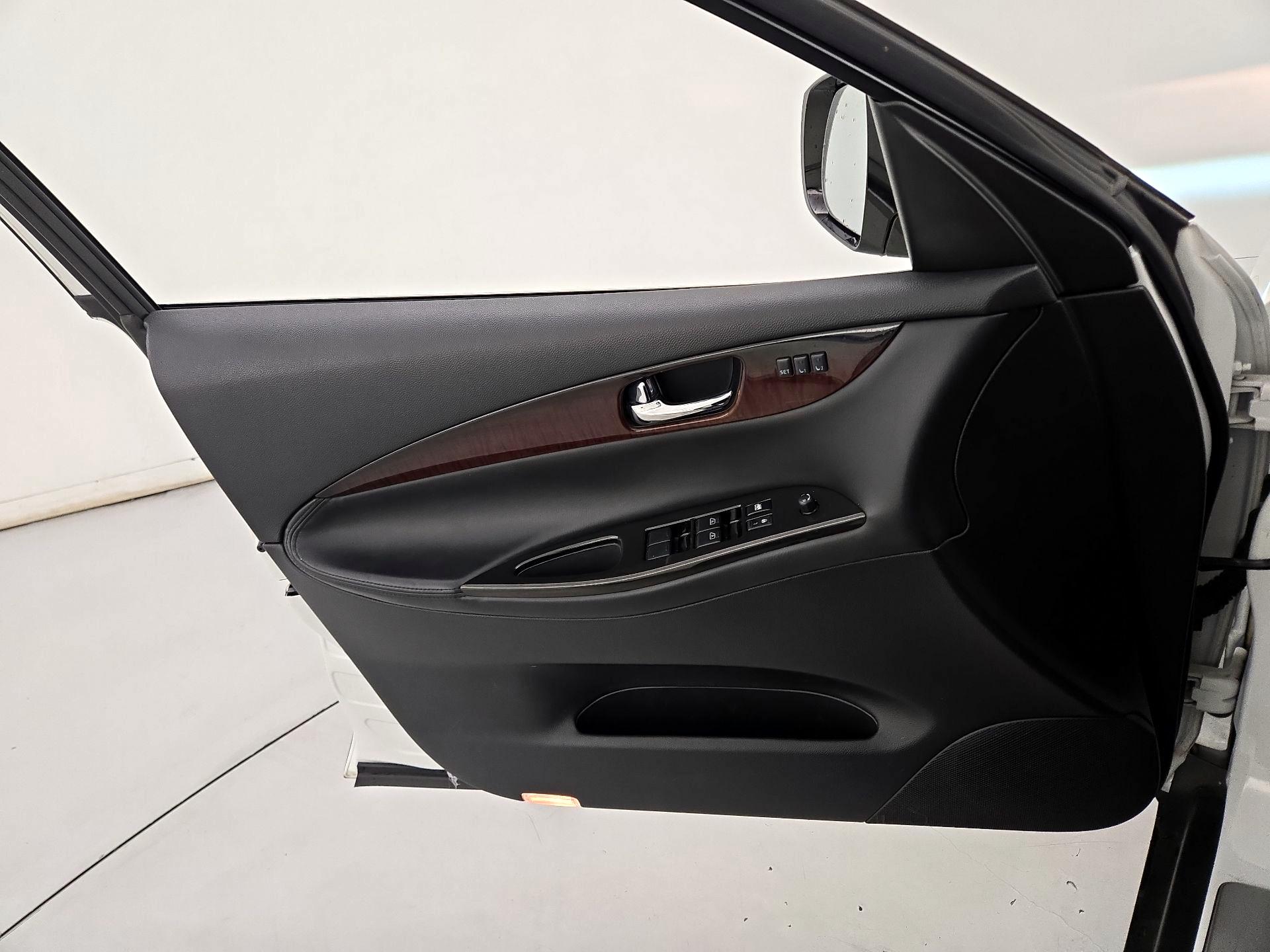 Thumbnail: 2017 INFINITI QX50 - 12