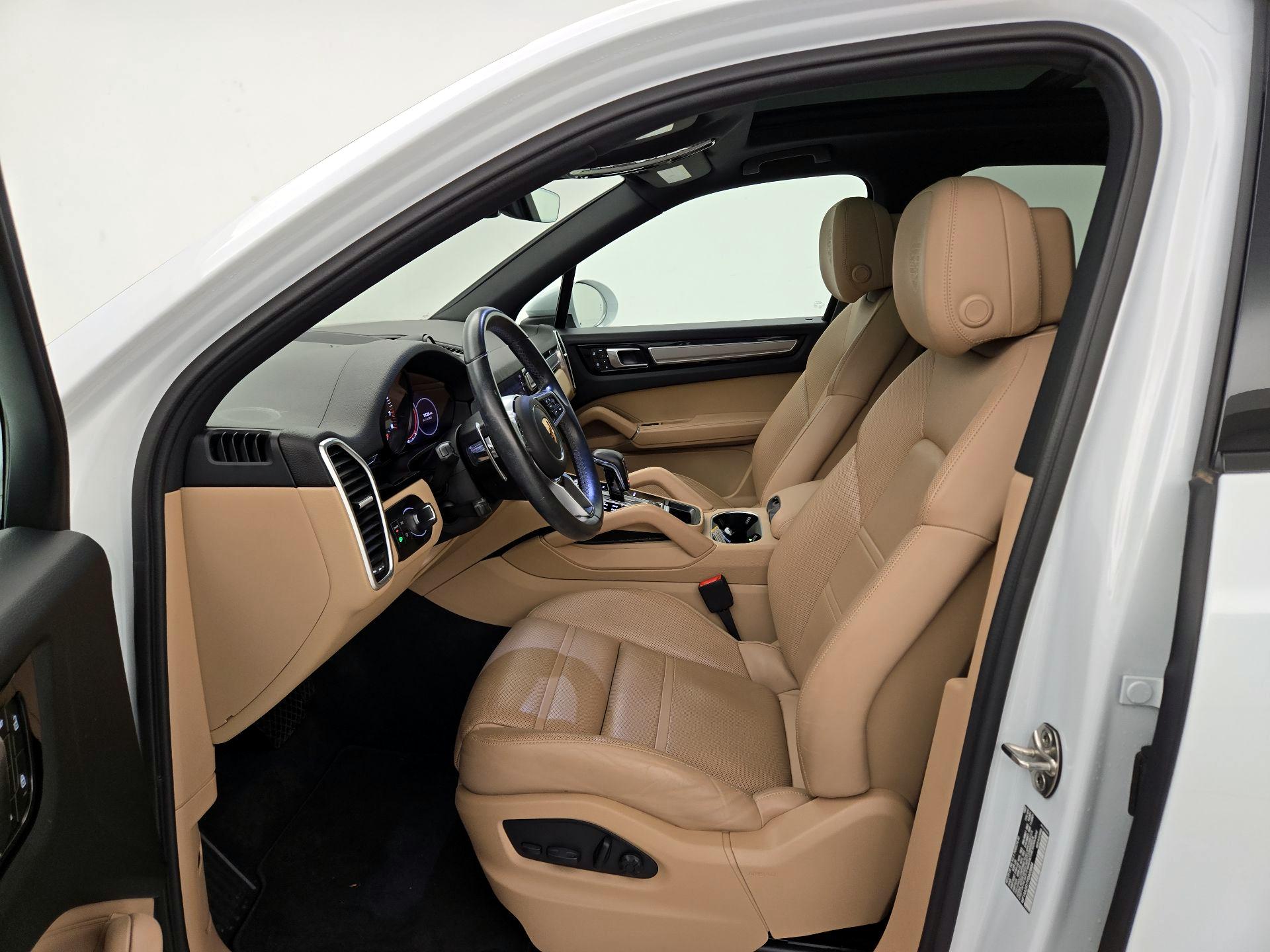 Thumbnail: 2023 Porsche Cayenne - 11