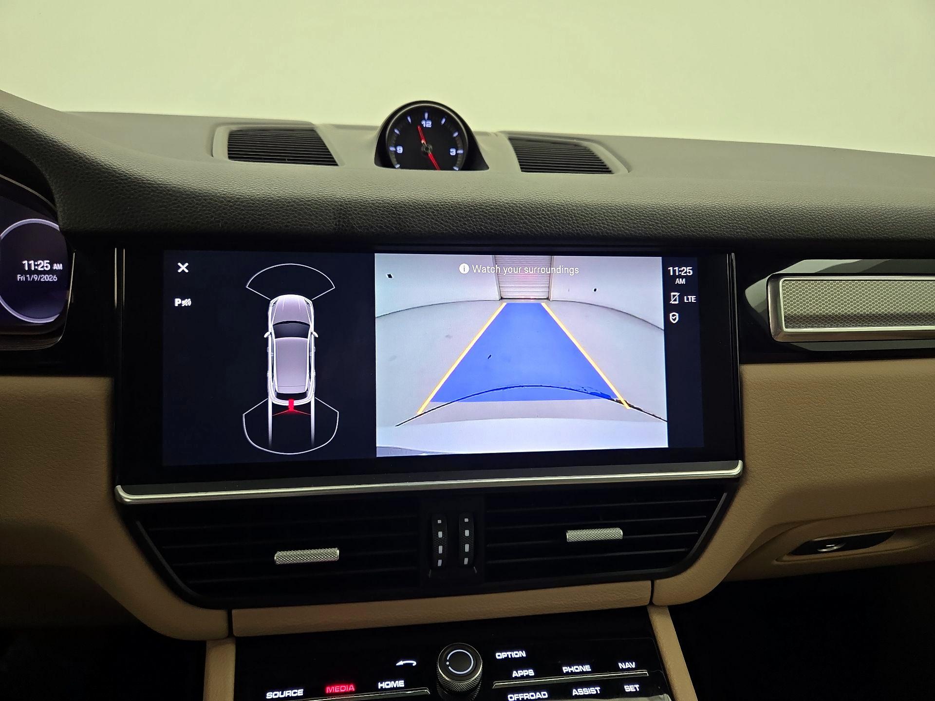 Thumbnail: 2023 Porsche Cayenne - 15