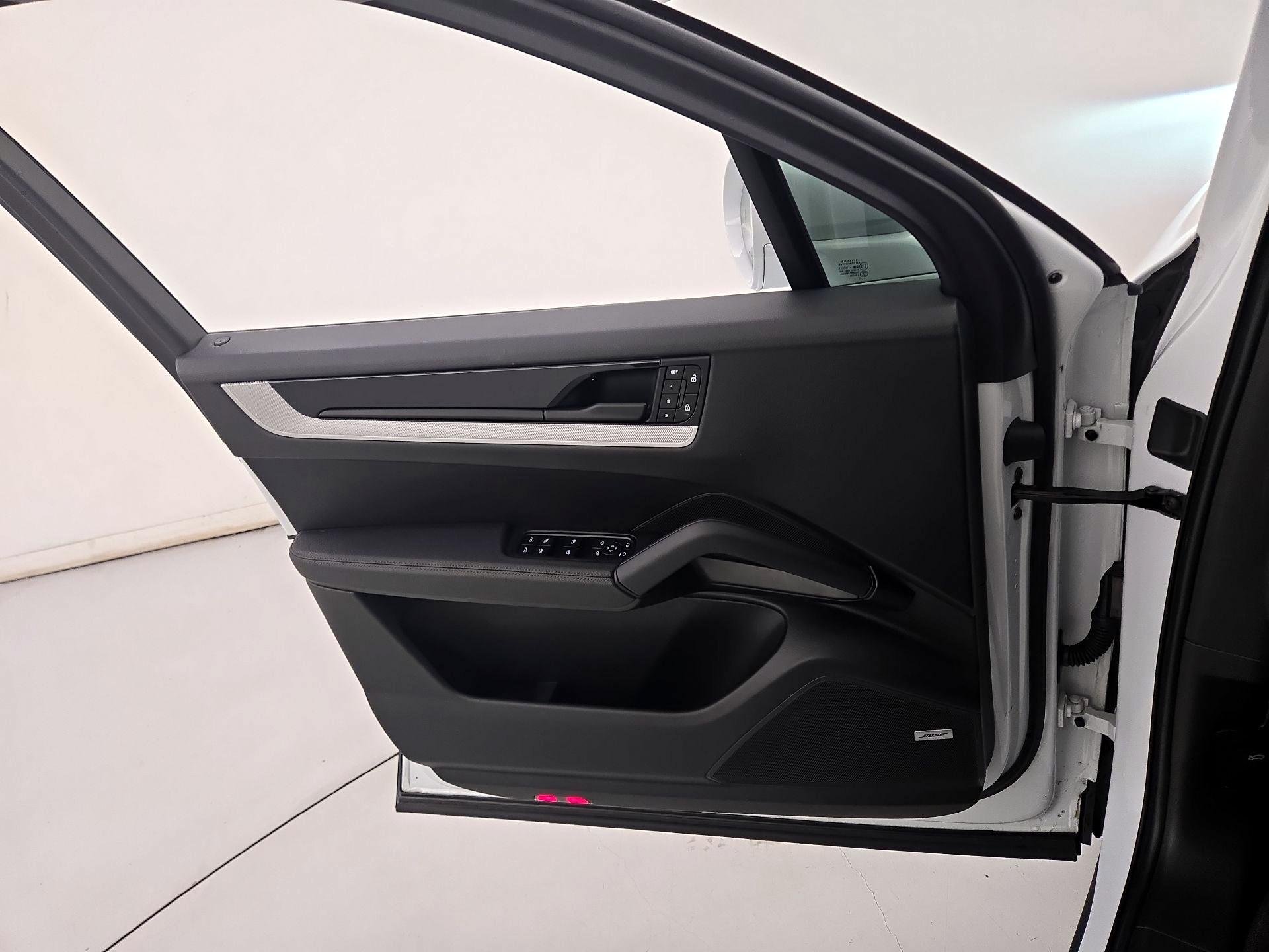 Thumbnail: 2024 Porsche Cayenne - 12