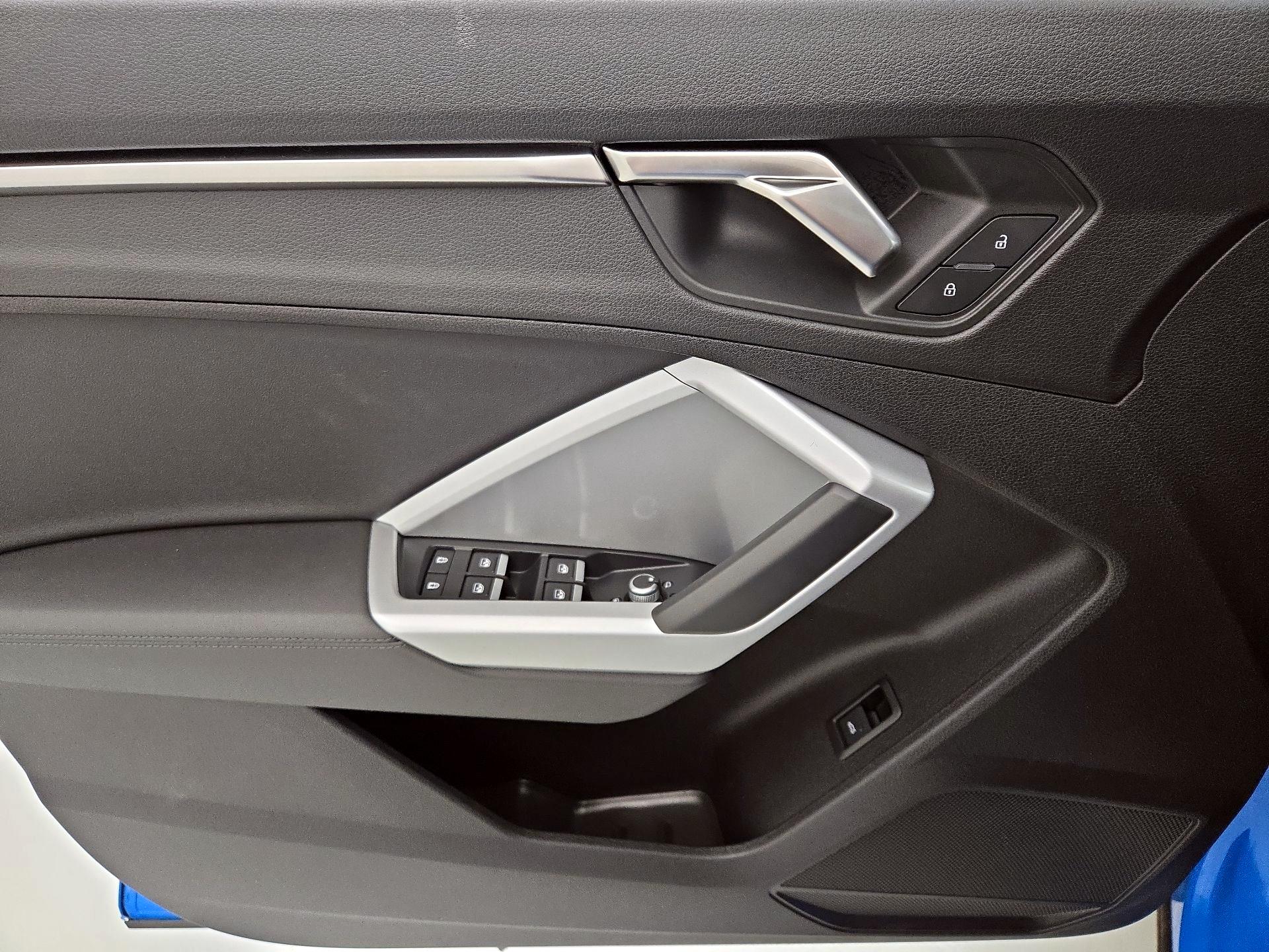 Thumbnail: 2022 Audi Q3 - 12