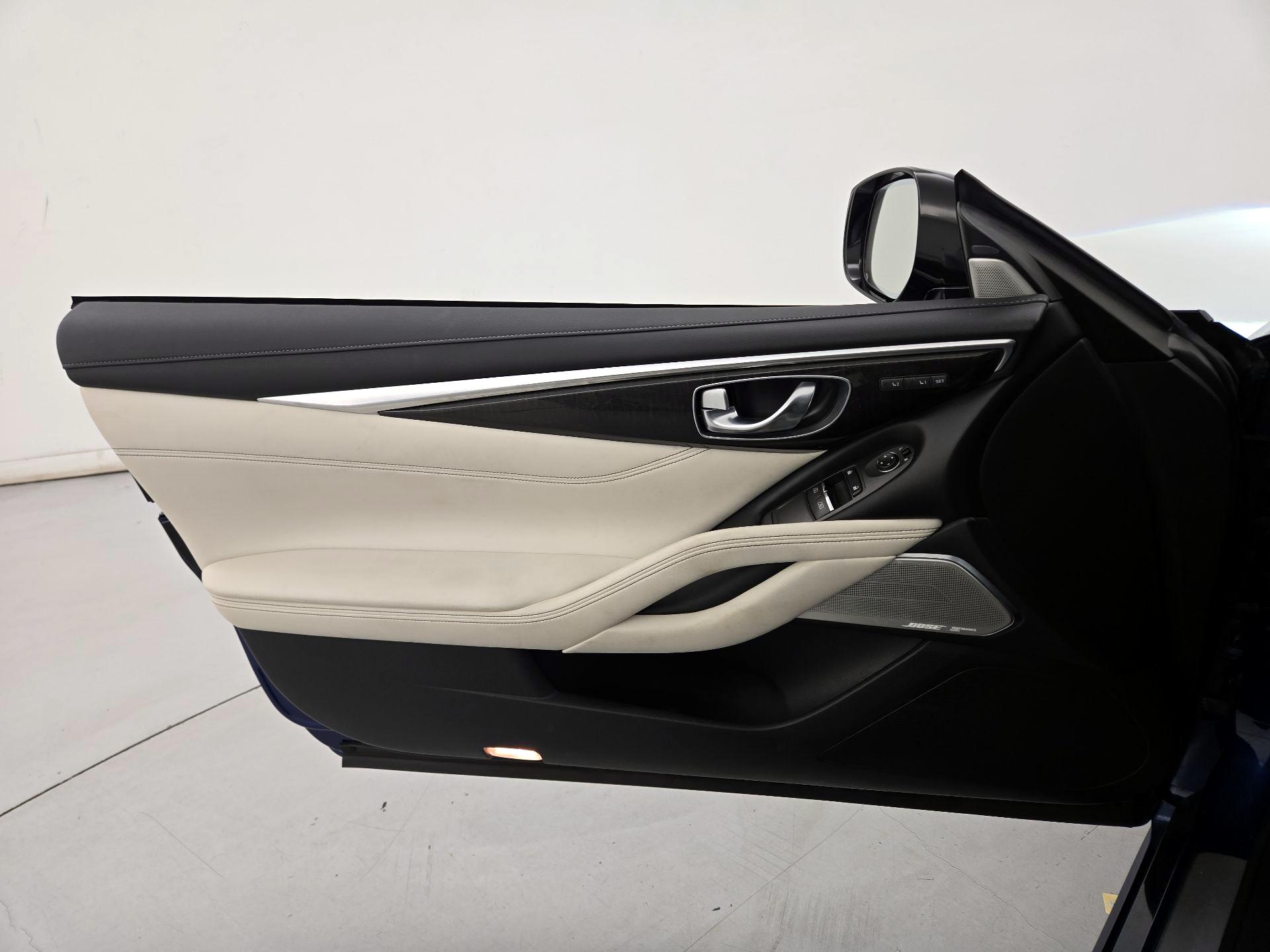 Thumbnail: 2017 INFINITI Q60 - 12