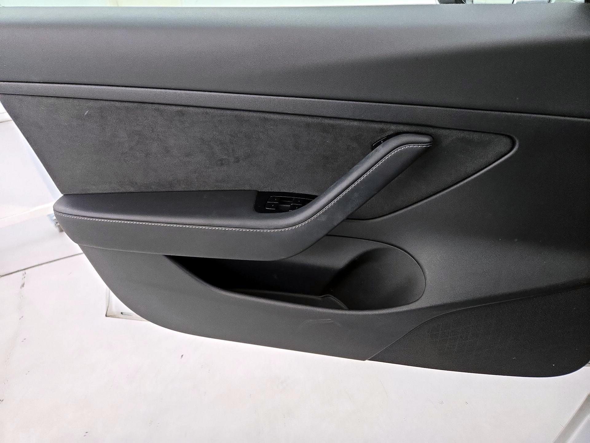 Thumbnail: 2020 Tesla Model 3 - 12