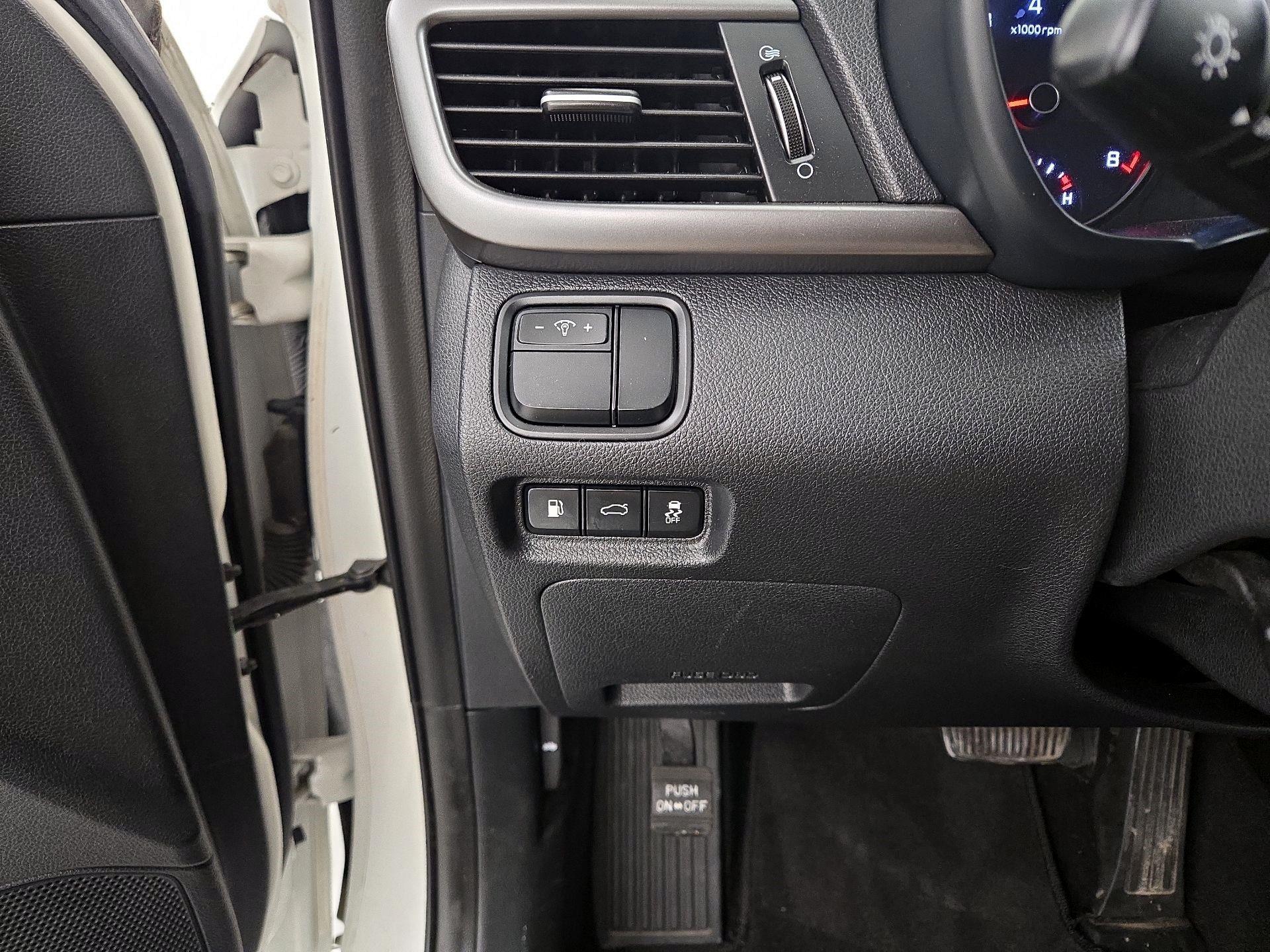 Thumbnail: 2016 Kia Optima - 13