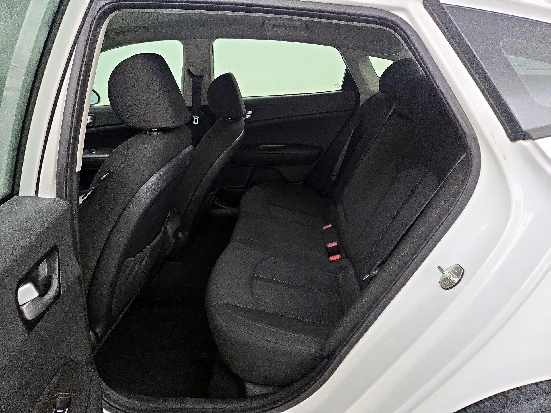 Thumbnail: 2016 Kia Optima - 19