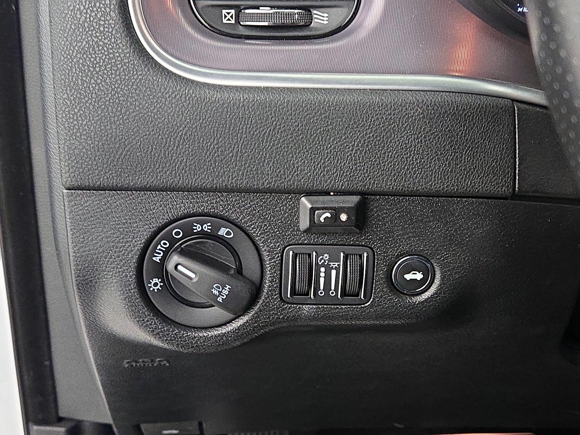 Thumbnail: 2022 Dodge Charger - 13