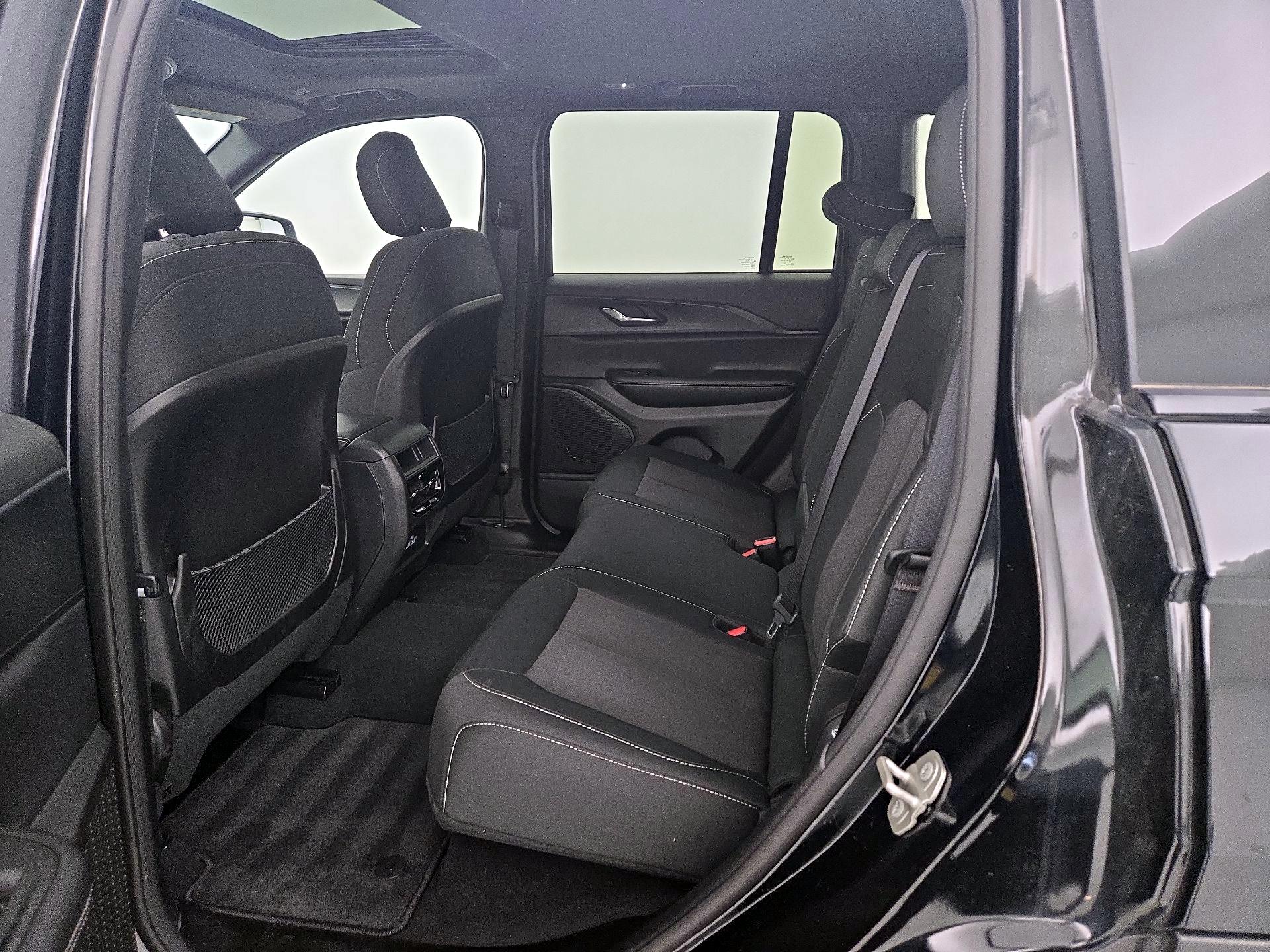 Thumbnail: 2024 Jeep Grand Cherokee - 20