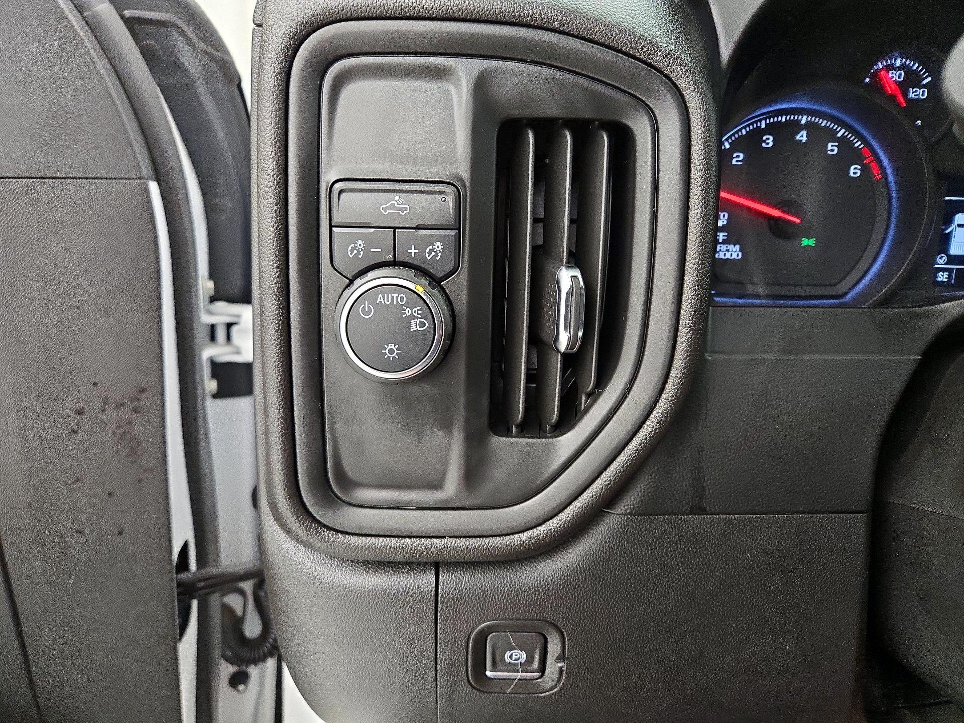 Thumbnail: 2021 Chevrolet Silverado 1500 - 13