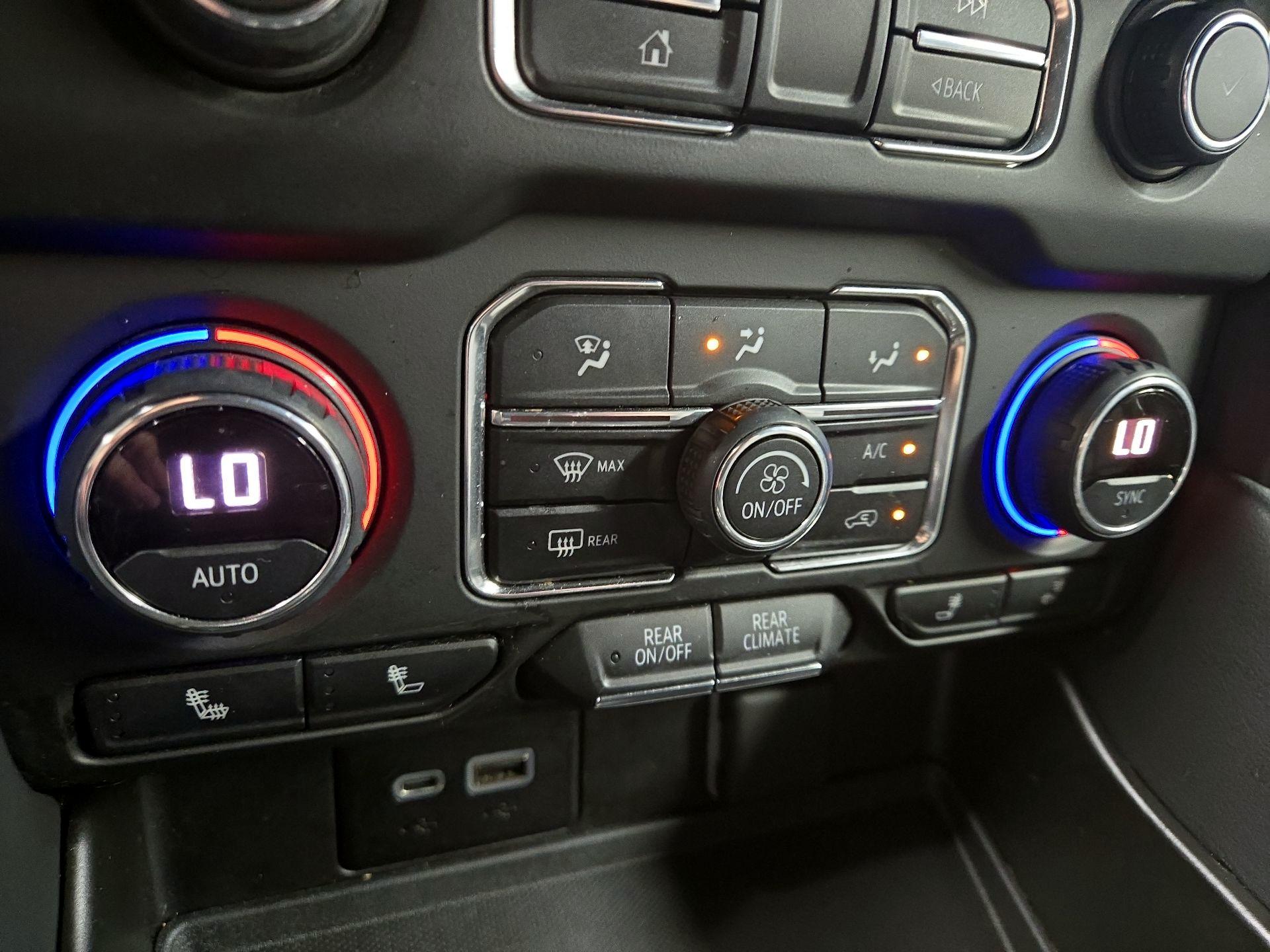 Thumbnail: 2021 Chevrolet Suburban - 16