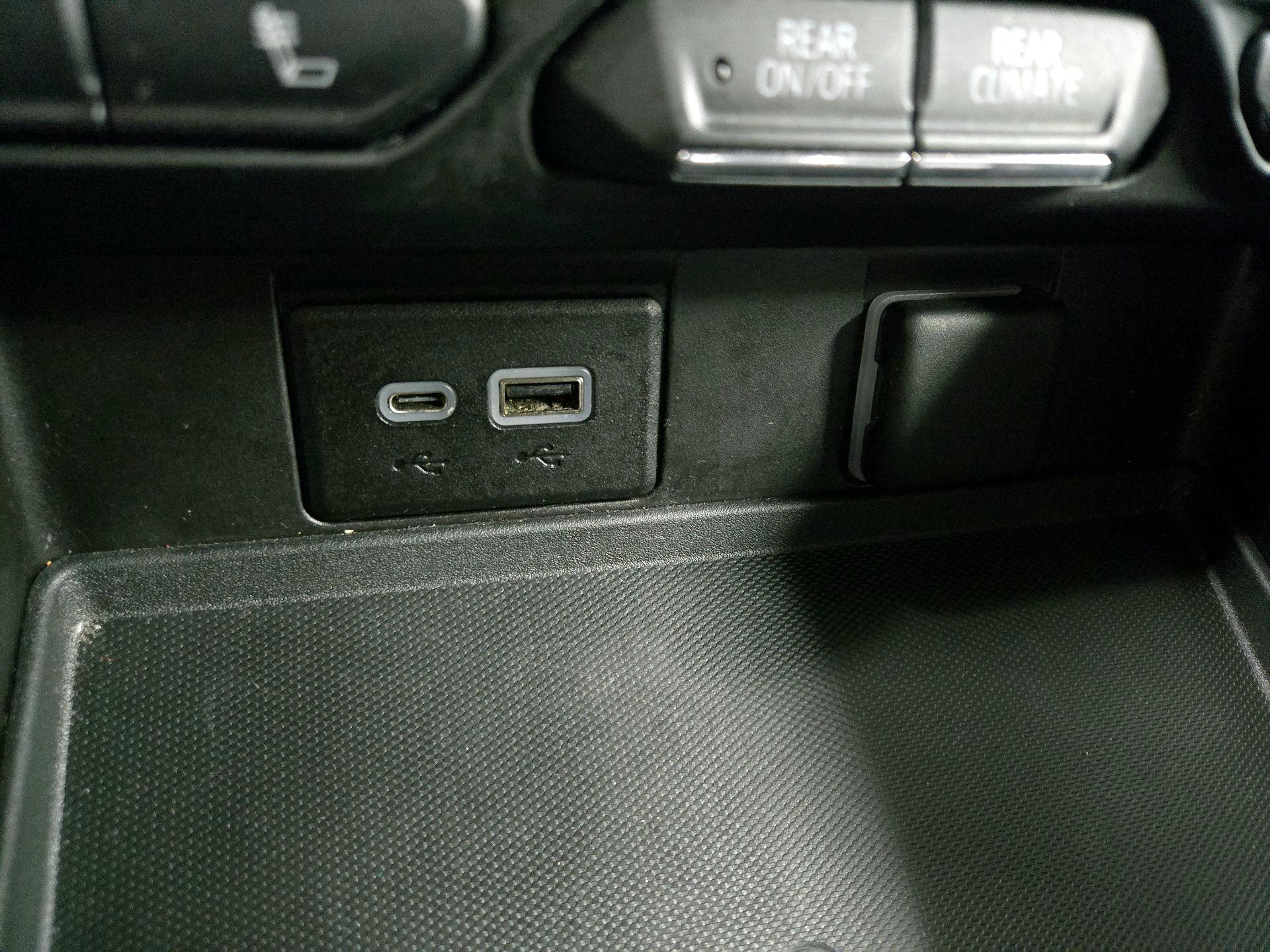 Thumbnail: 2021 Chevrolet Suburban - 18