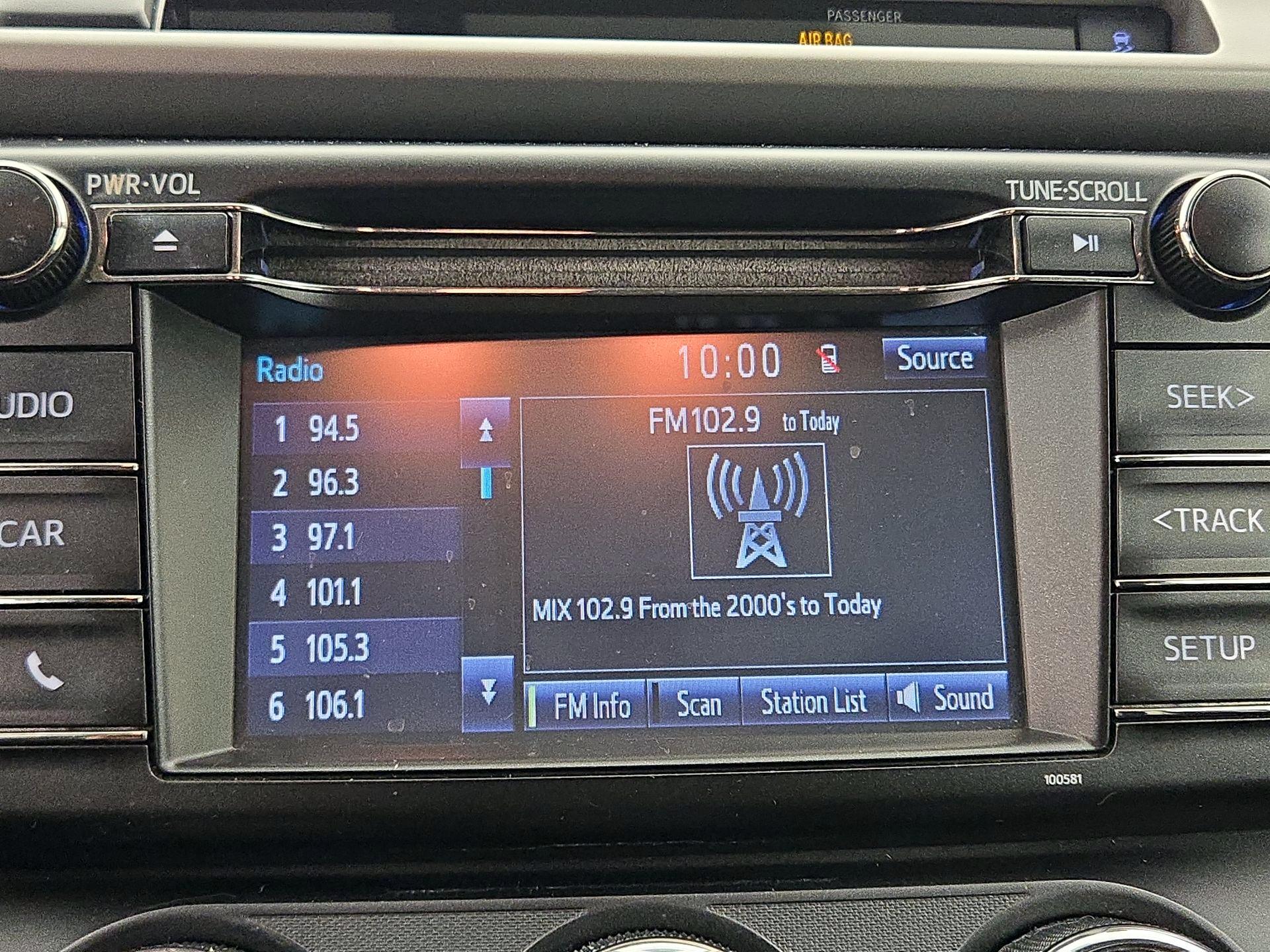 Thumbnail: 2016 Toyota RAV4 - 15