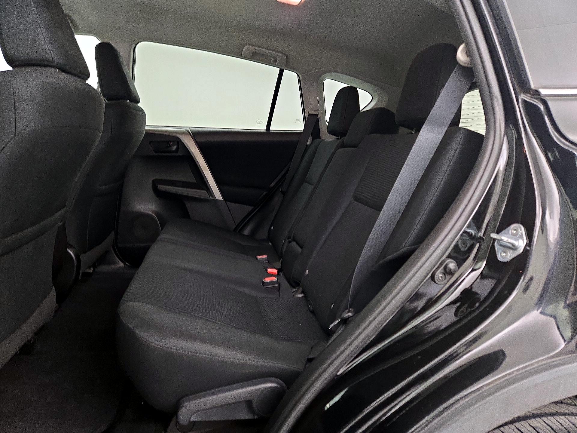 Thumbnail: 2016 Toyota RAV4 - 19