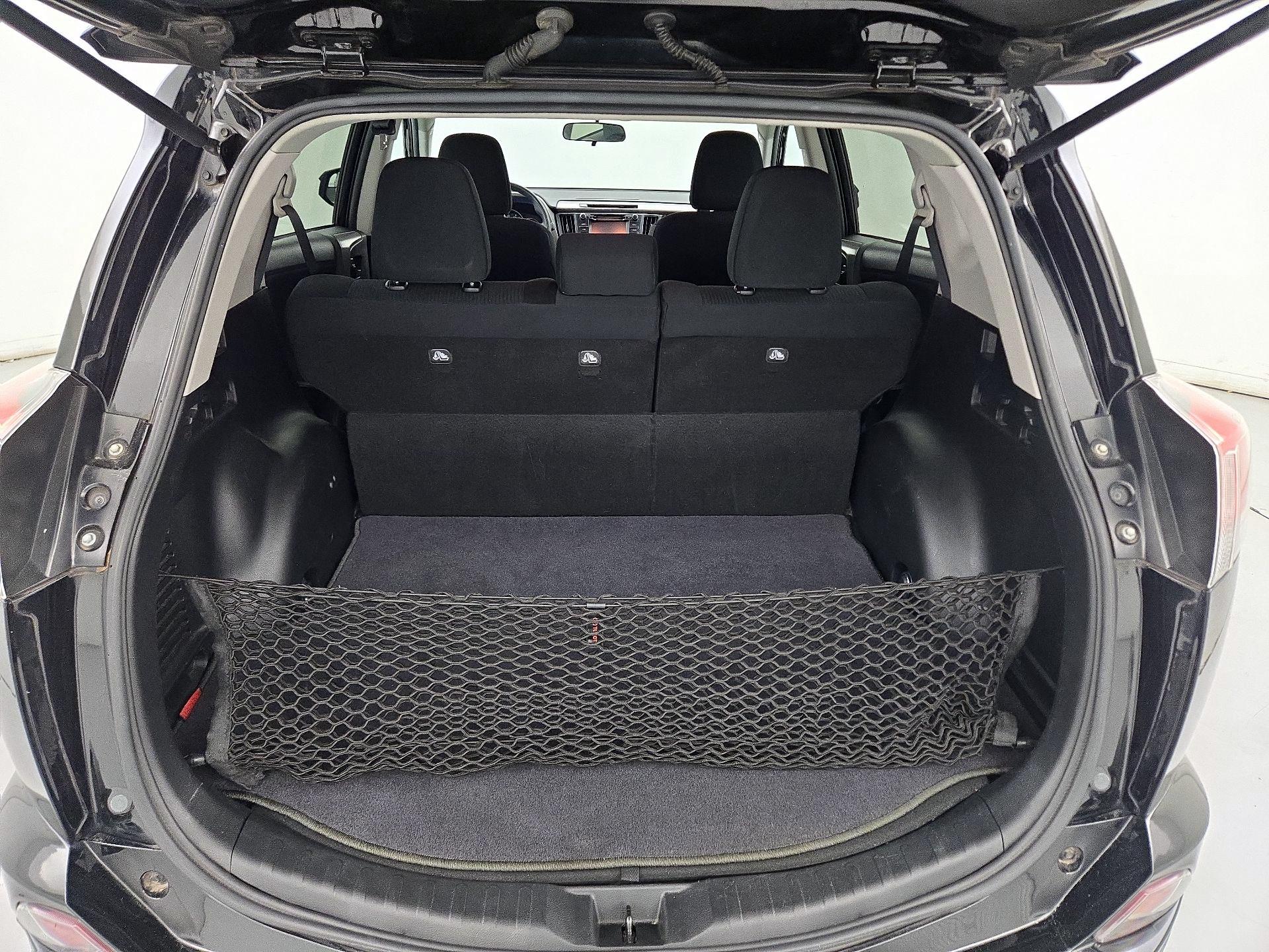 Thumbnail: 2016 Toyota RAV4 - 20