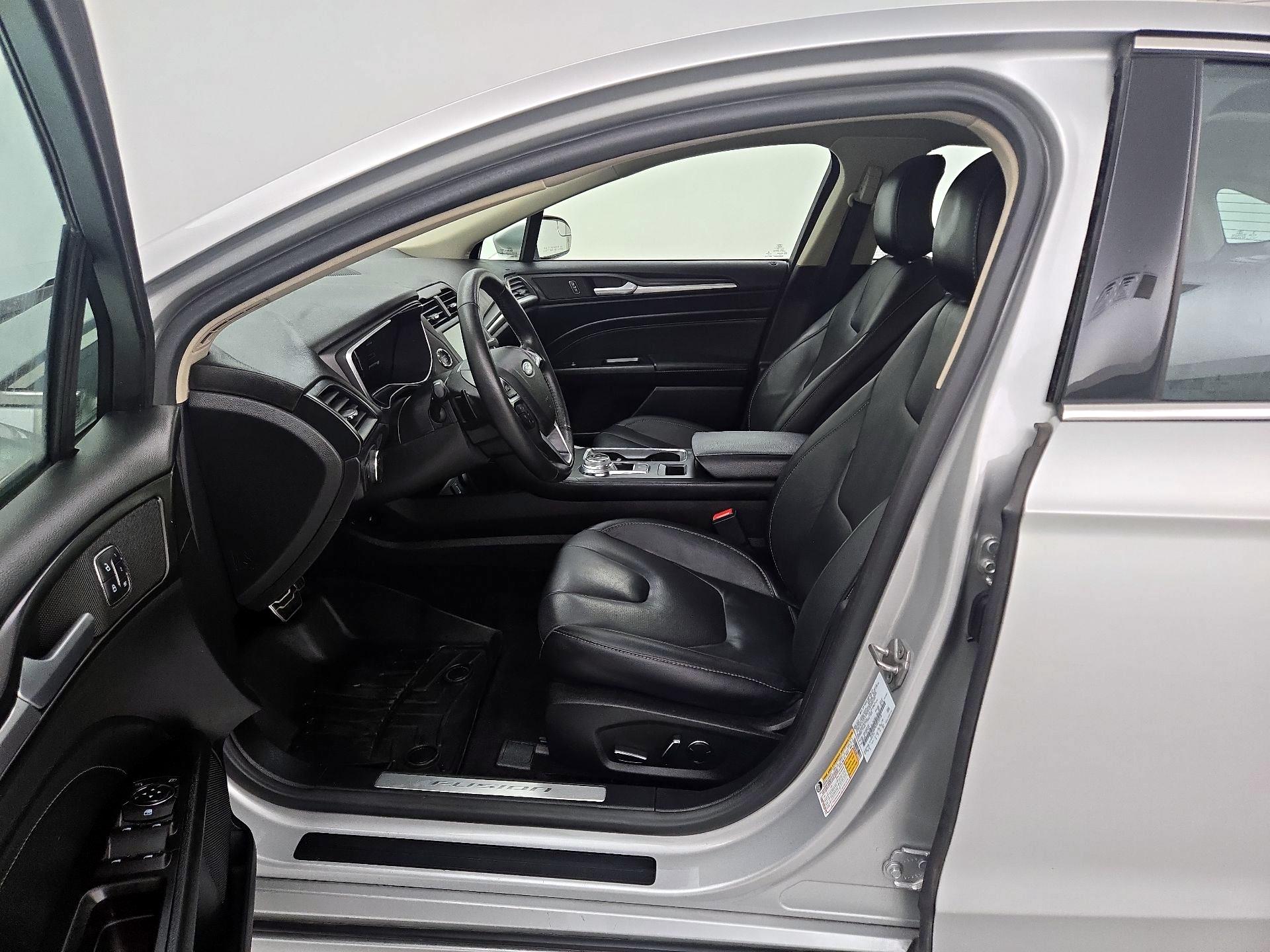 Thumbnail: 2017 Ford Fusion - 11