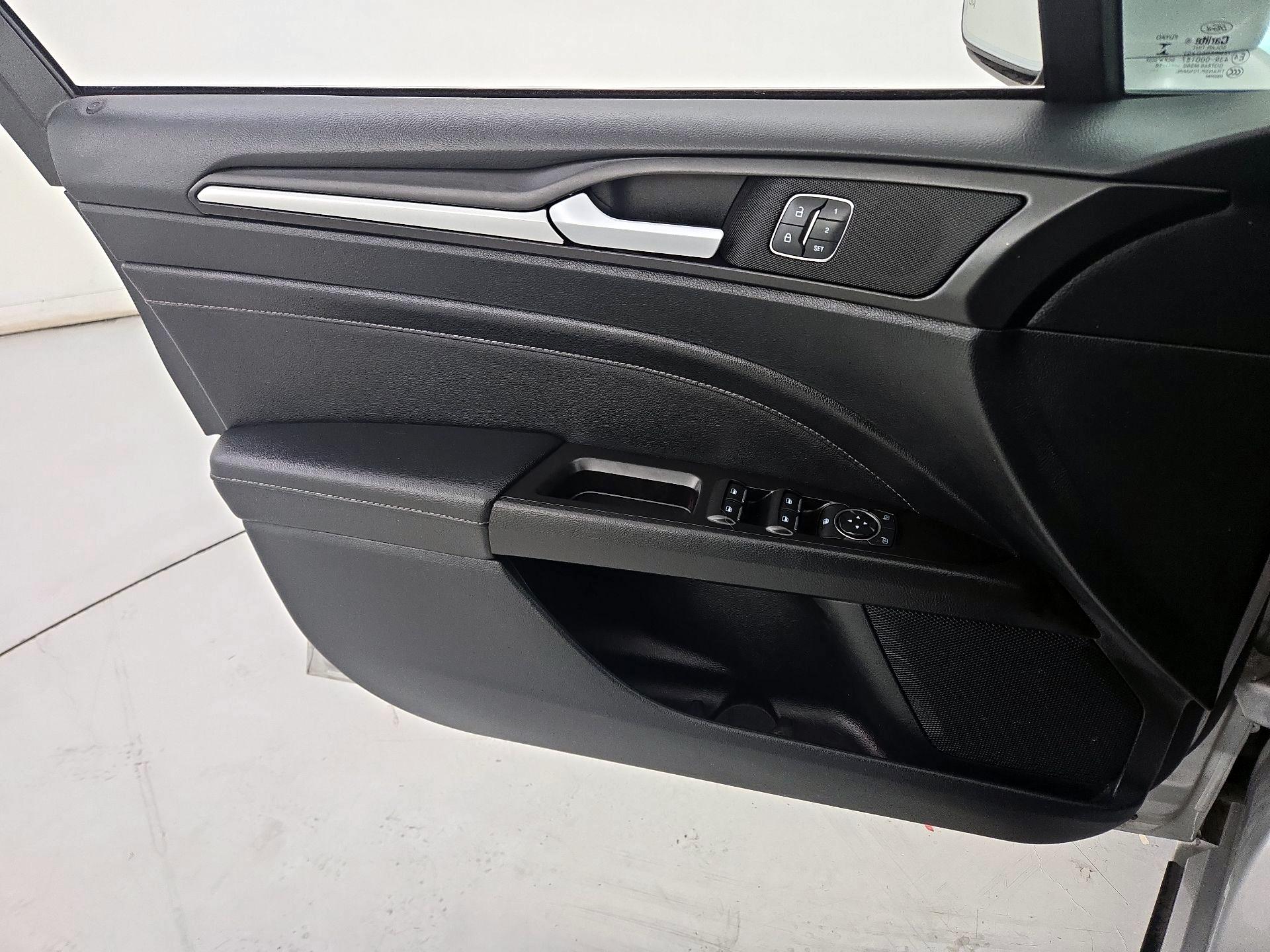 Thumbnail: 2017 Ford Fusion - 12