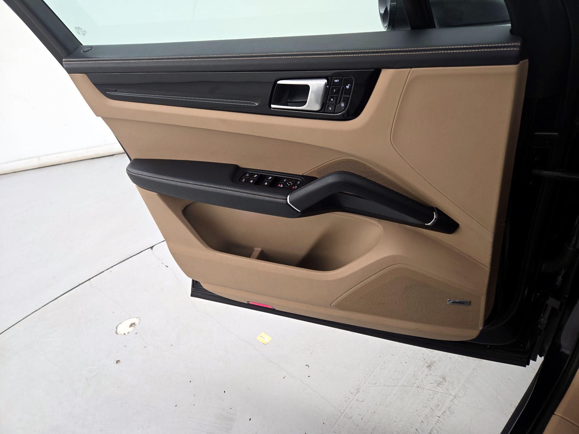 Thumbnail: 2019 Porsche Cayenne - 12