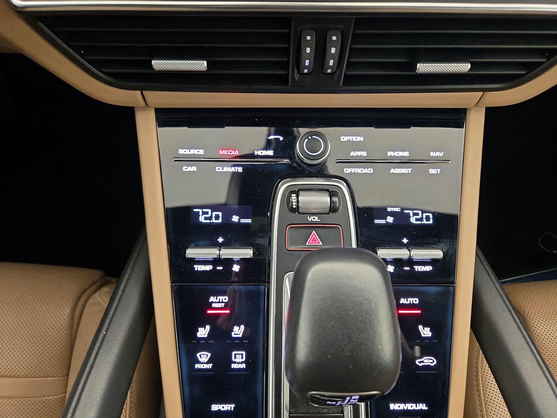 Thumbnail: 2019 Porsche Cayenne - 17