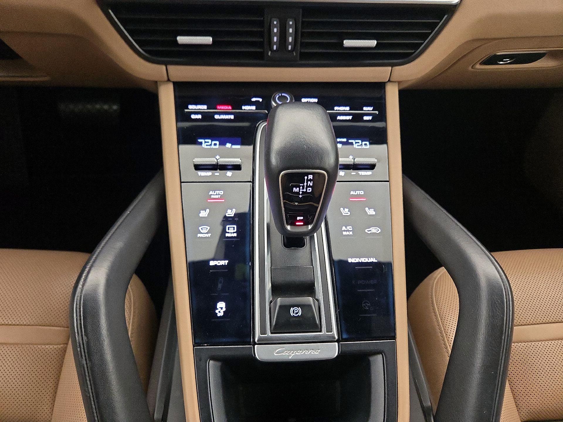 Thumbnail: 2019 Porsche Cayenne - 18