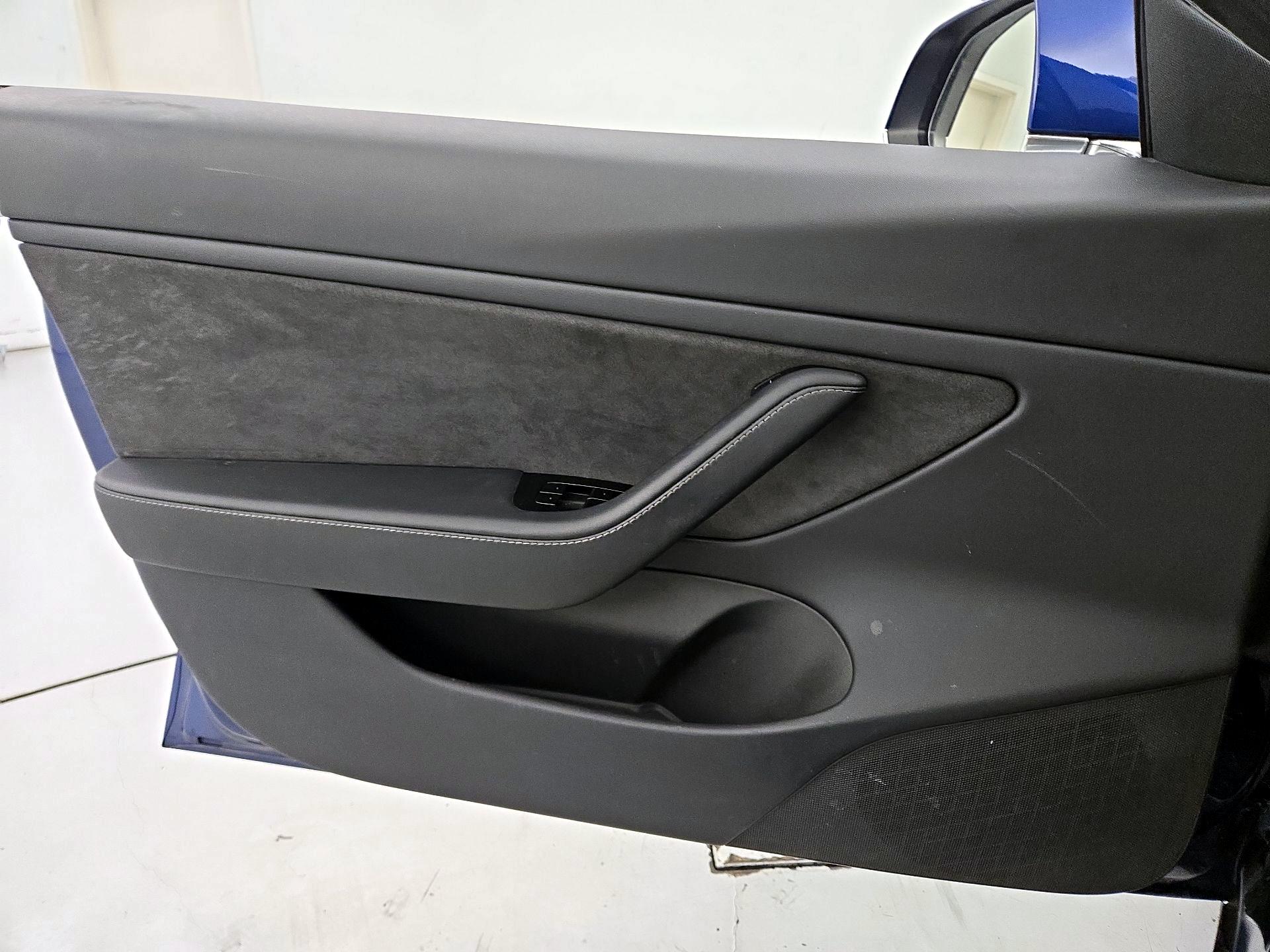 Thumbnail: 2020 Tesla Model 3 - 12