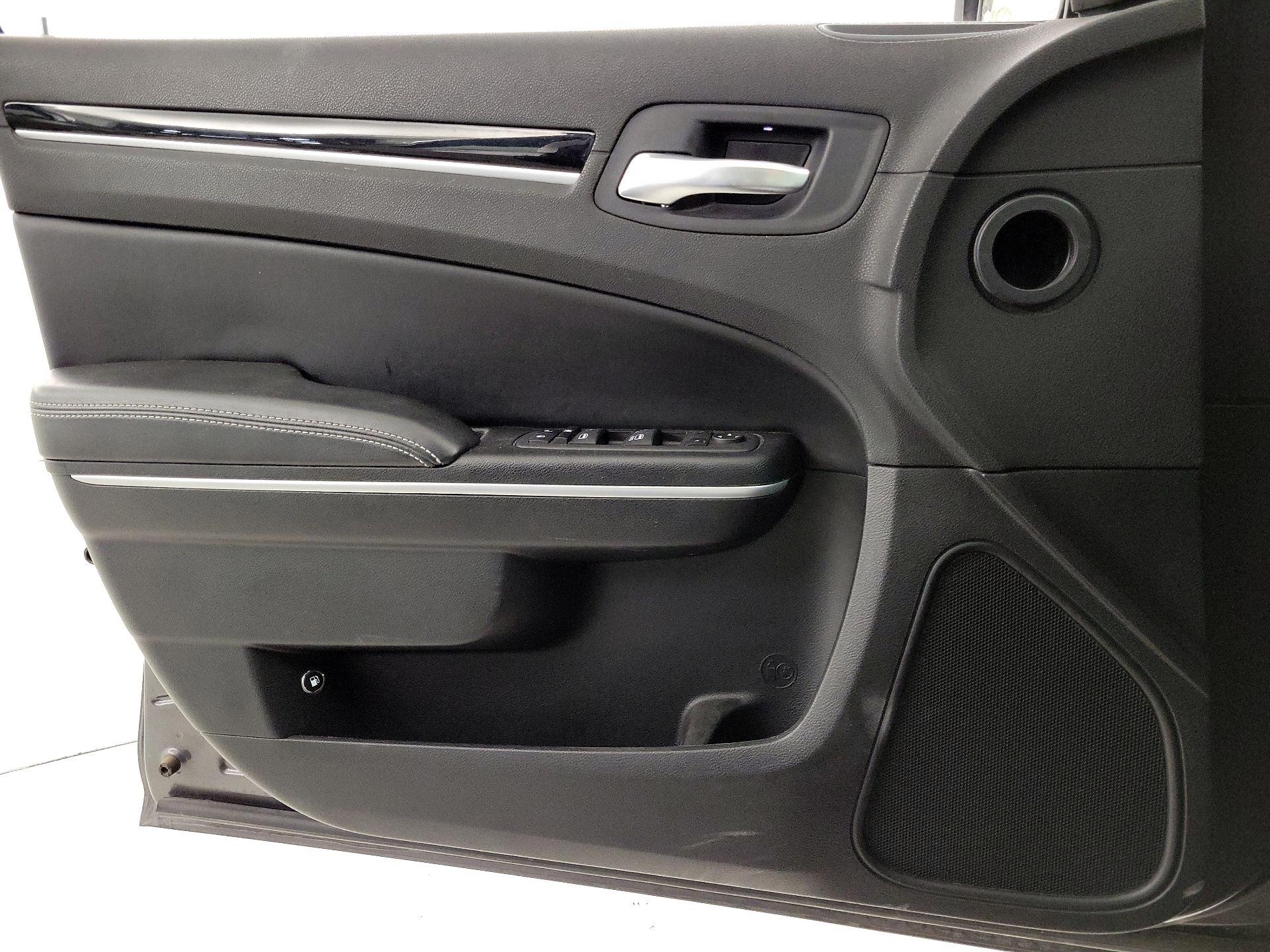 Thumbnail: 2023 Chrysler 300 - 12