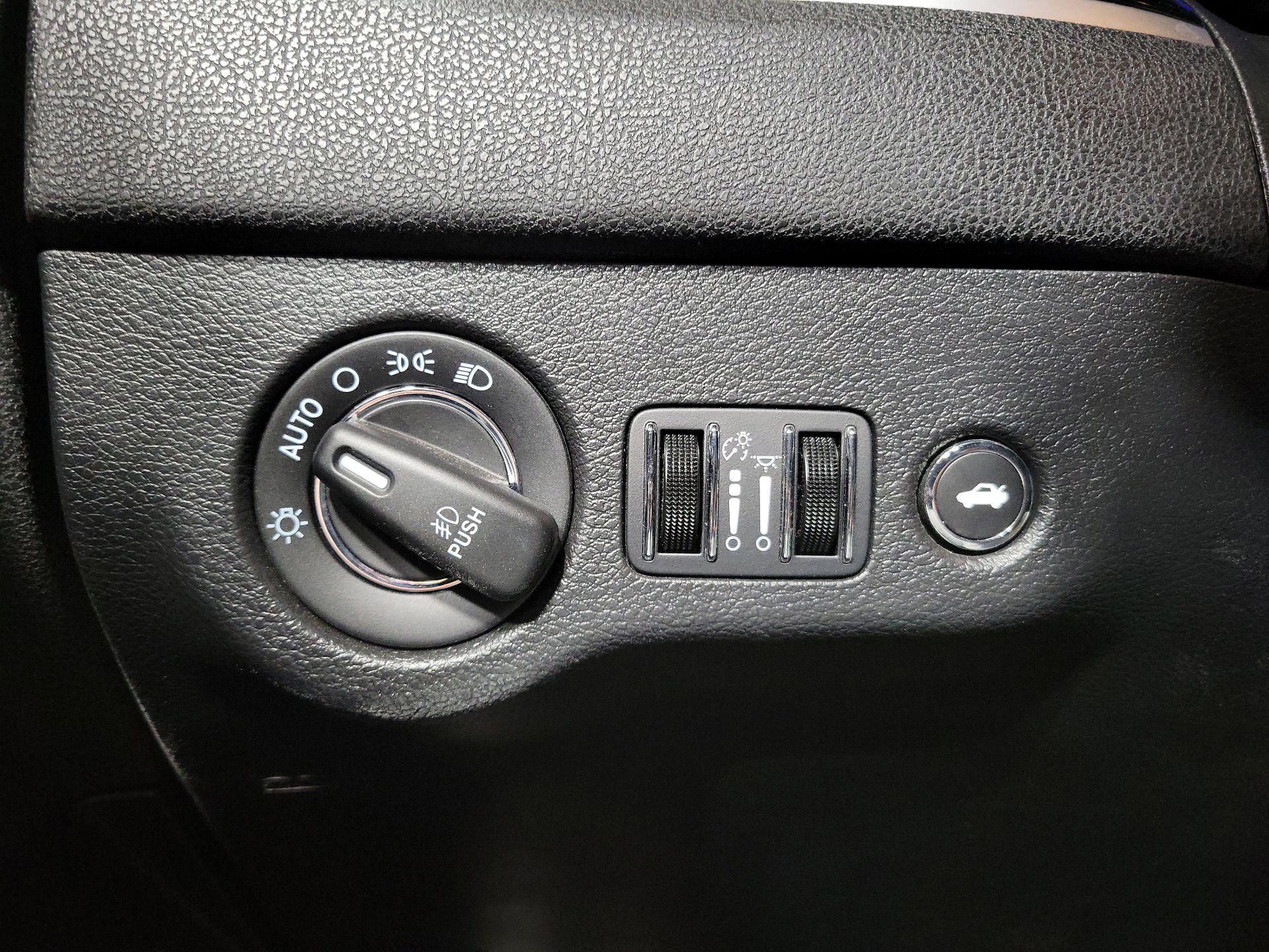 Thumbnail: 2023 Chrysler 300 - 13