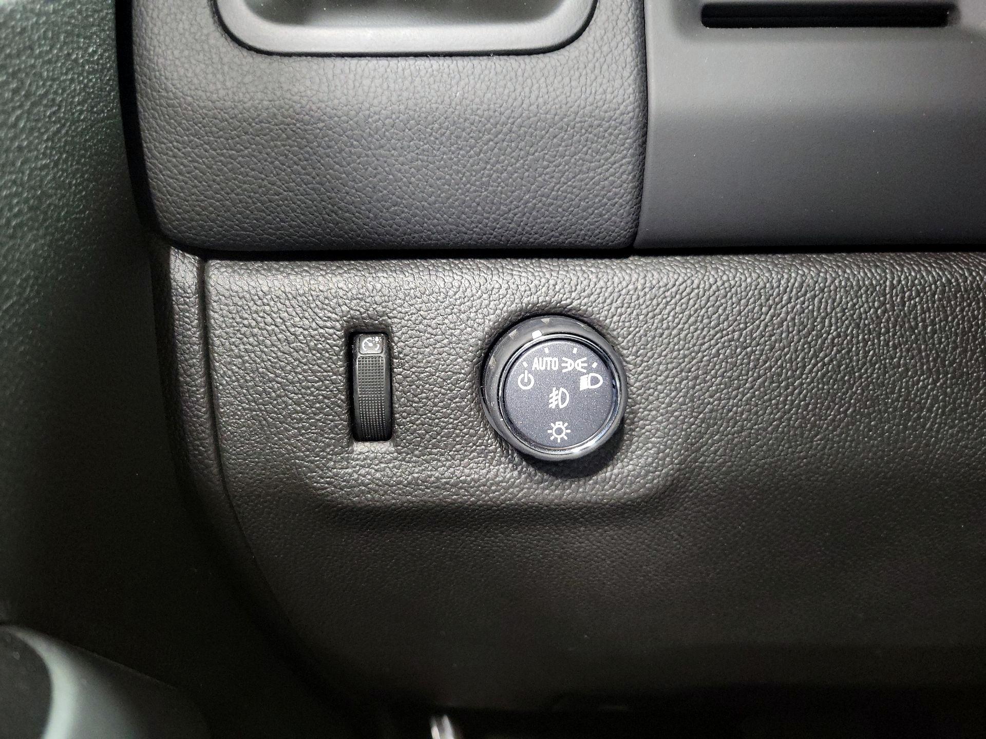 Thumbnail: 2022 Chevrolet Colorado - 13