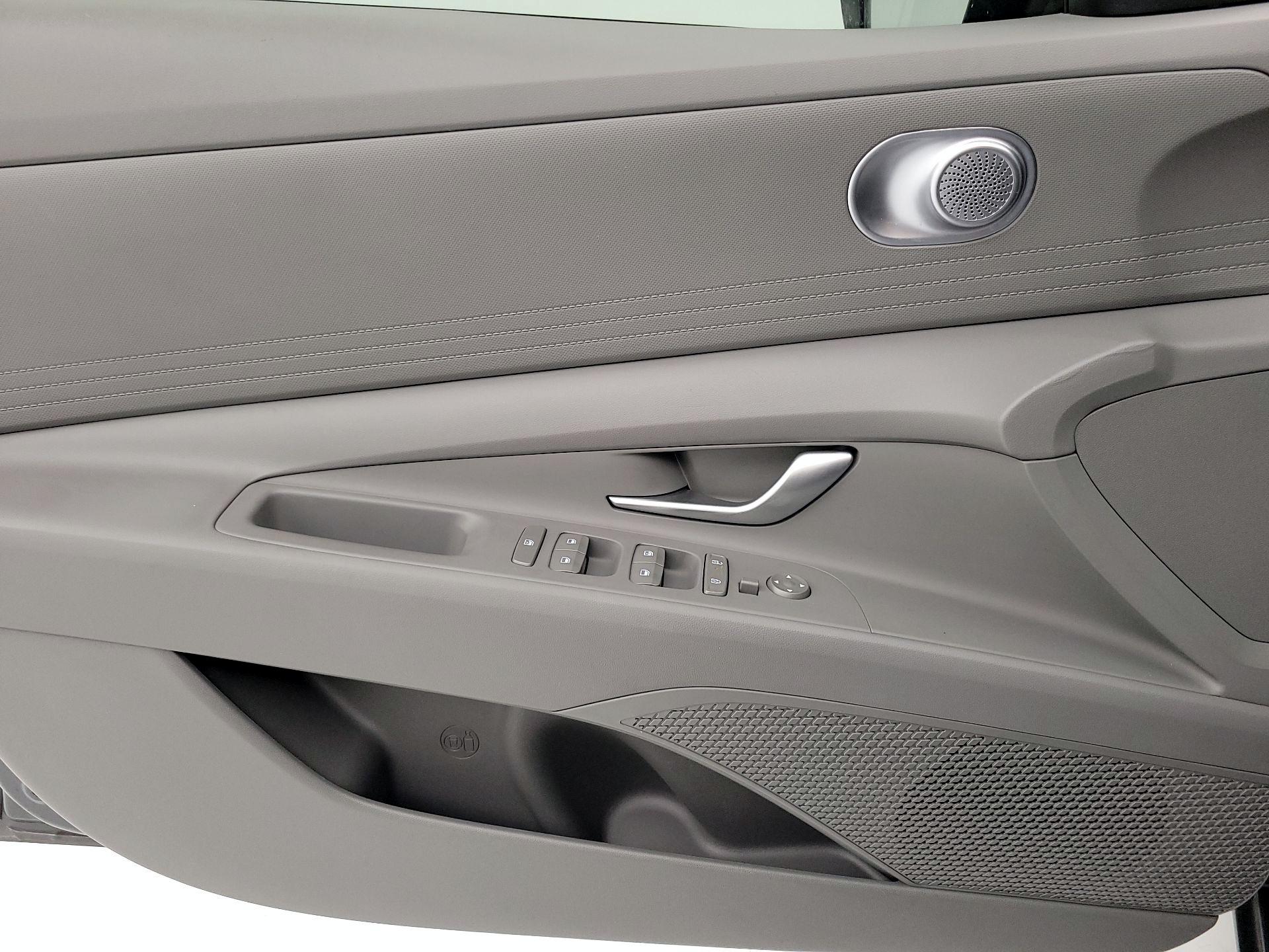 Thumbnail: 2024 Hyundai Elantra - 12