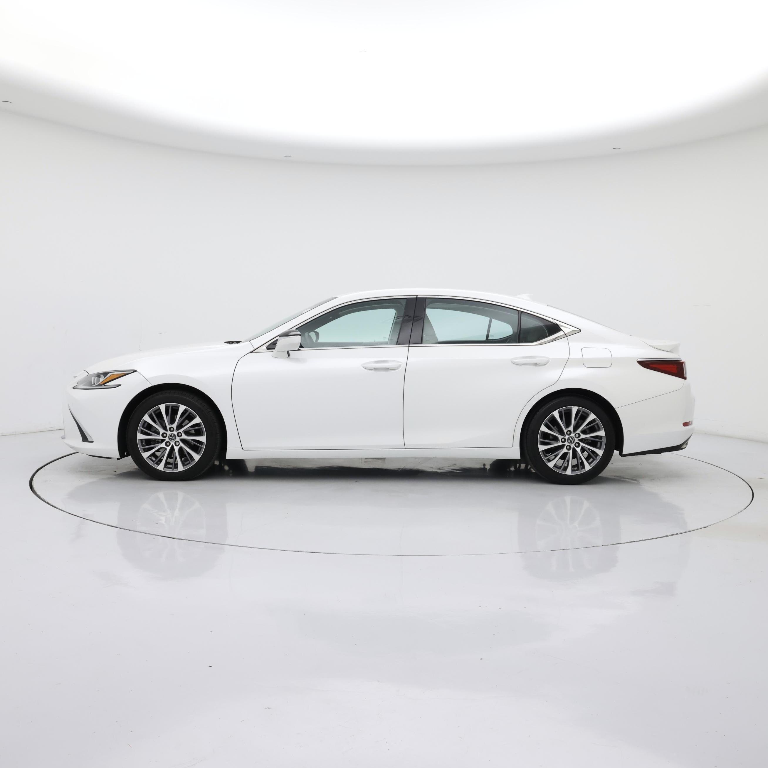 Thumbnail: 2021 Lexus ES - 3