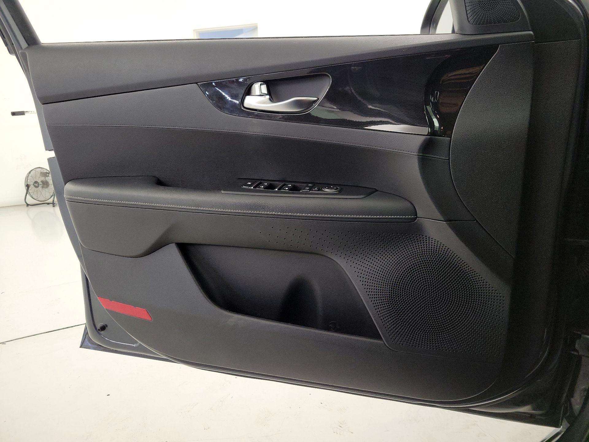 Thumbnail: 2022 Kia Forte - 12