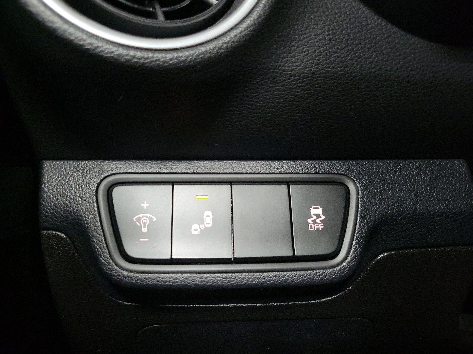 Thumbnail: 2022 Kia Forte - 13